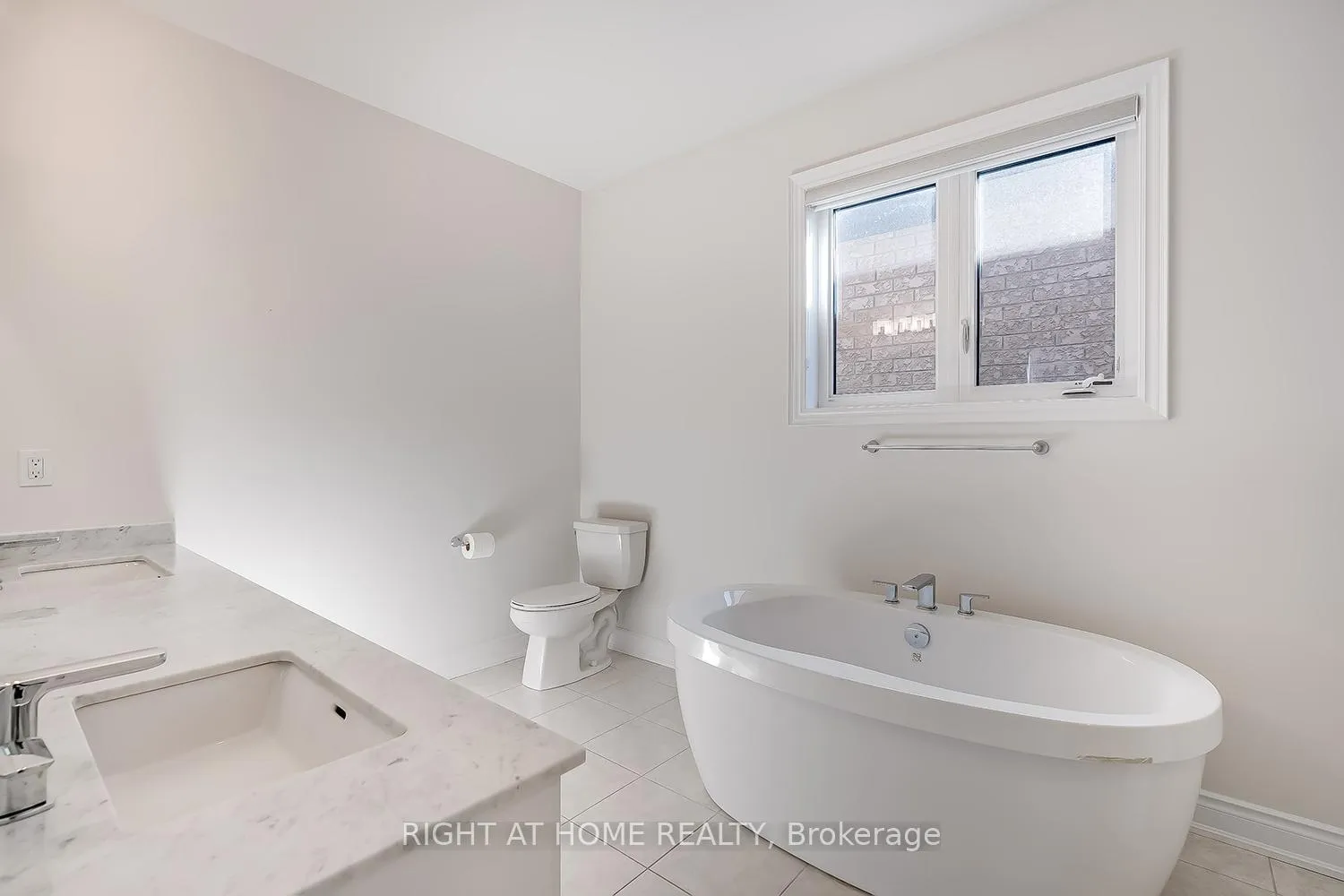 Photo 32 of 1261 Merton Road, Oakville, Glen Abbey — HOMEH