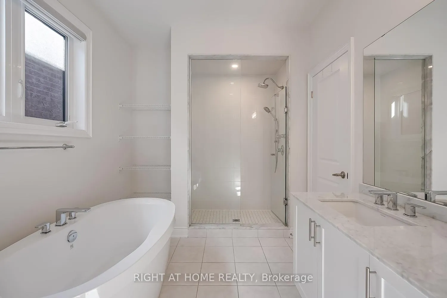 Photo 33 of 1261 Merton Road, Oakville, Glen Abbey — HOMEH