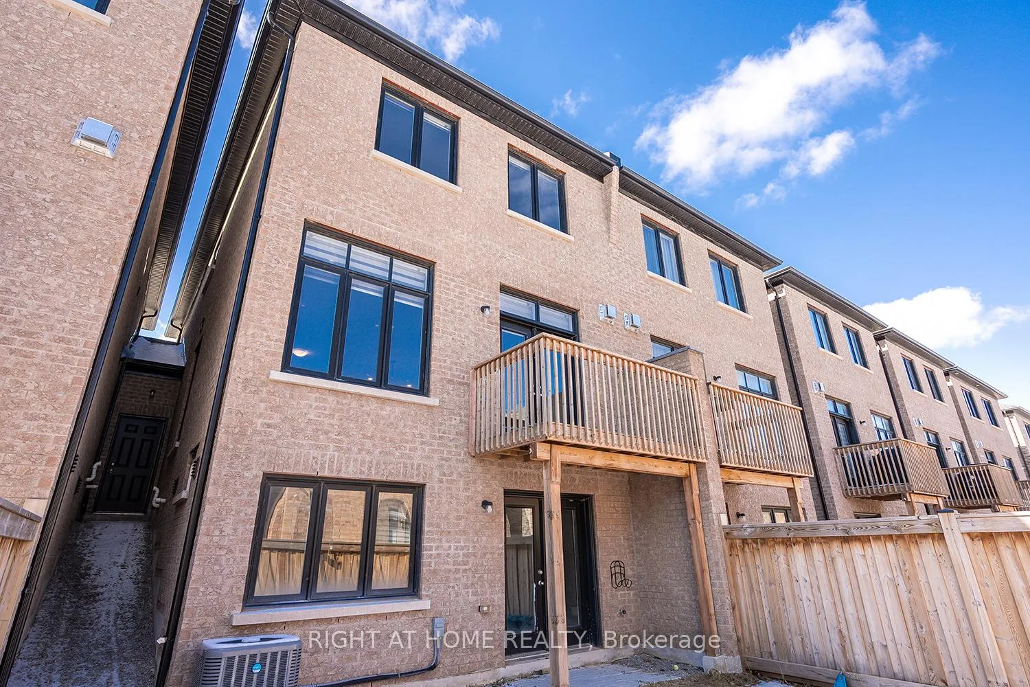 Photo 46 of 1261 Merton Road, Oakville, Glen Abbey — HOMEH