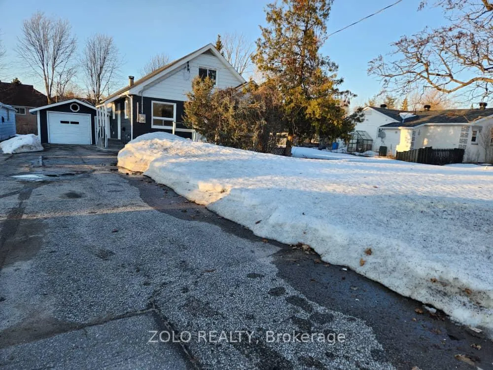 Photo 2 of 334 Little Avenue N, Barrie, Painswick North — HOMEH