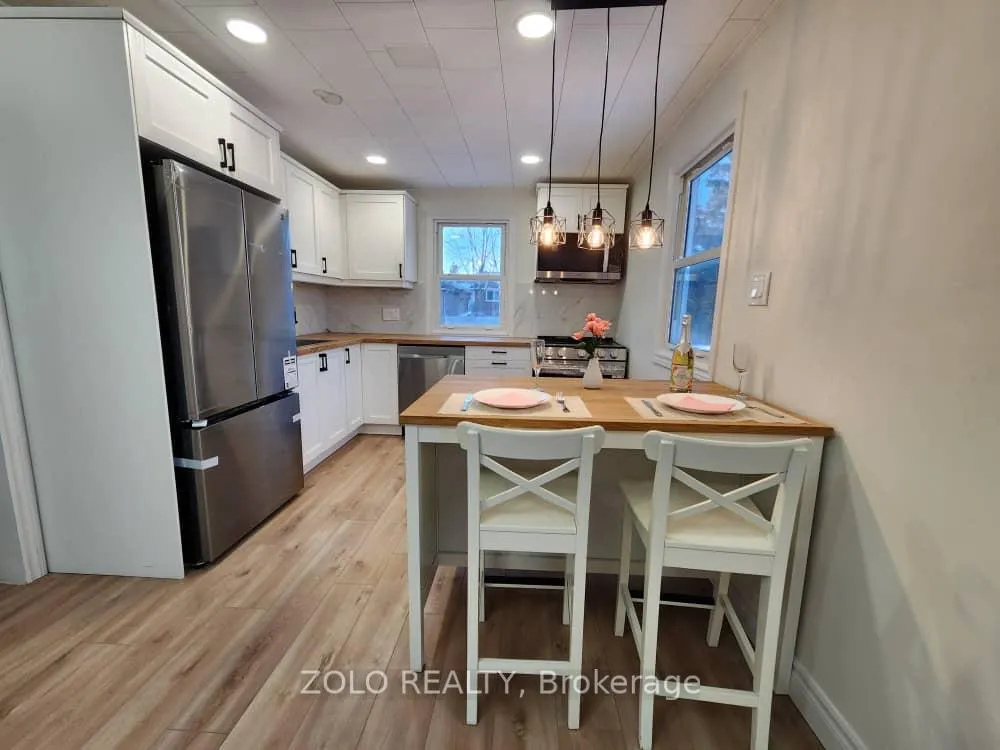 Photo 3 of 334 Little Avenue N, Barrie, Painswick North — HOMEH