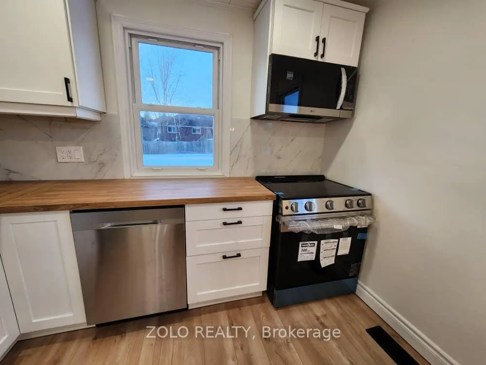 Photo 4 of 334 Little Avenue N, Barrie, Painswick North — HOMEH