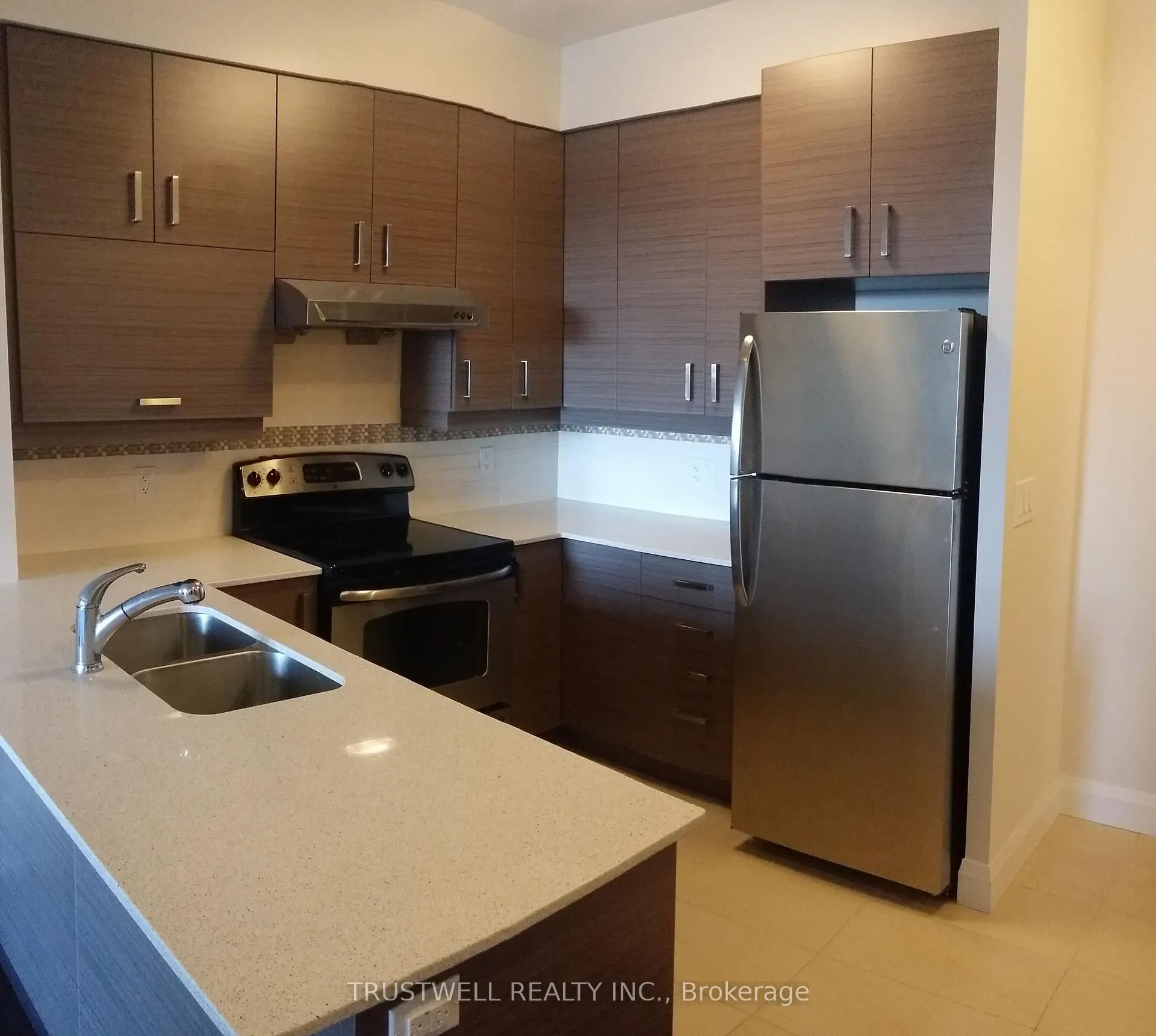 Photo 3 of Unit 506, 8228 Birchmount Road, Markham, Unionville — HOMEH