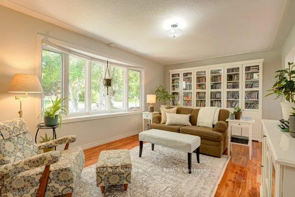 Photo 8 of 69 Longwood Drive, Waterloo — HOMEH