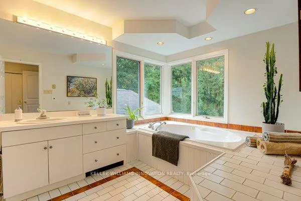 Photo 21 of 69 Longwood Drive, Waterloo — HOMEH