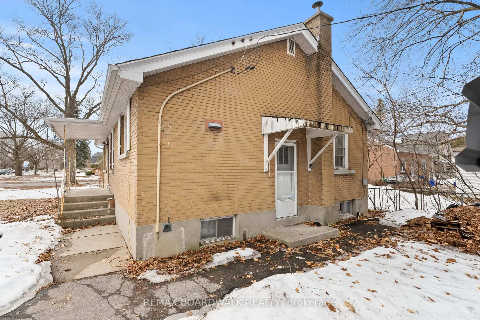 Photo 3 of 1610 Alta Vista Drive, Ottawa, Riverview Park — HOMEH