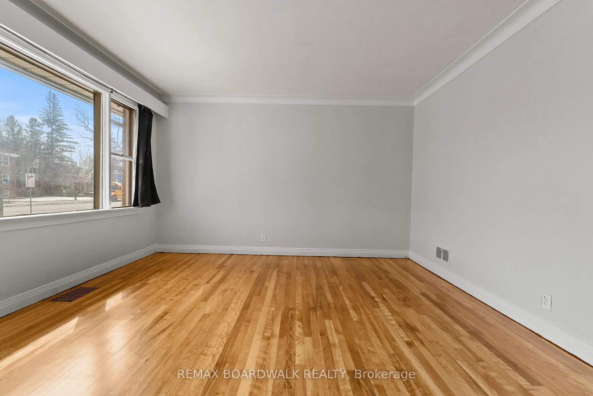 Photo 7 of 1610 Alta Vista Drive, Ottawa, Riverview Park — HOMEH