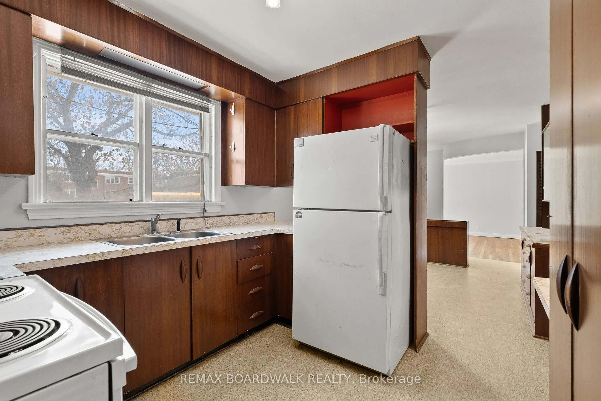 Photo 10 of 1610 Alta Vista Drive, Ottawa, Riverview Park — HOMEH