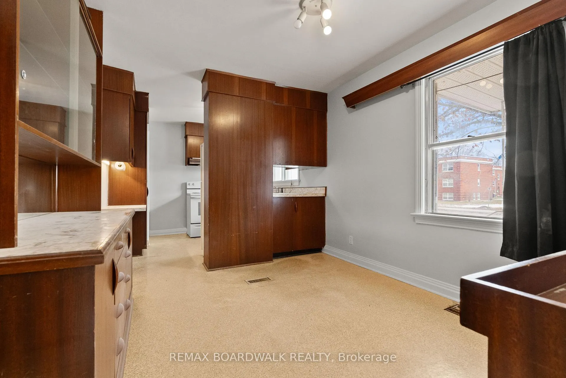 Photo 12 of 1610 Alta Vista Drive, Ottawa, Riverview Park — HOMEH