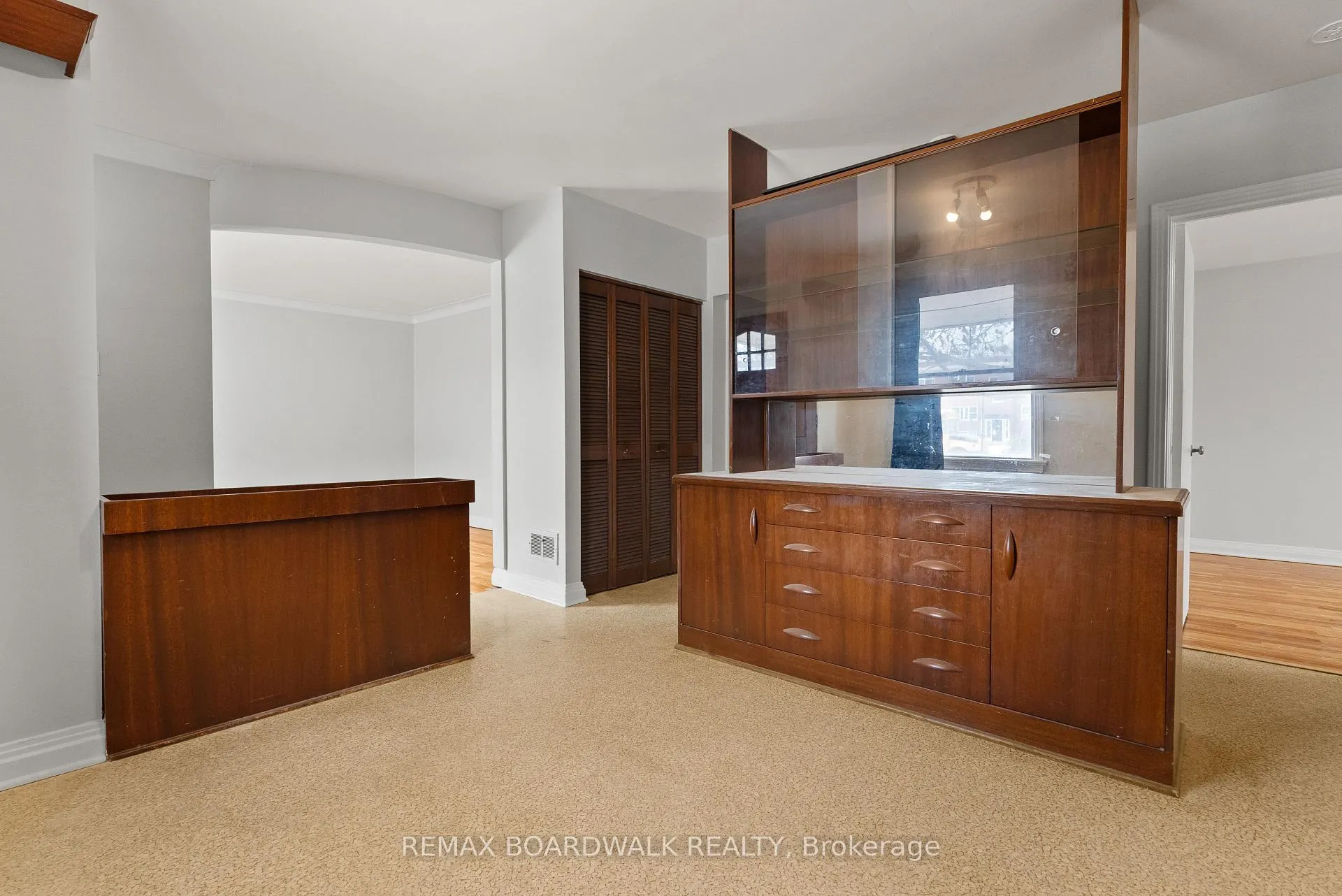 Photo 13 of 1610 Alta Vista Drive, Ottawa, Riverview Park — HOMEH