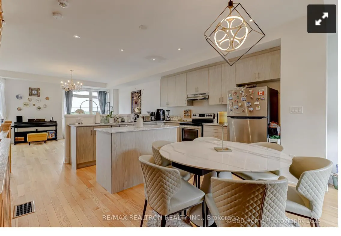 Photo 4 of 186 Moneypenny Place, Vaughan, Beverley Glen — HOMEH