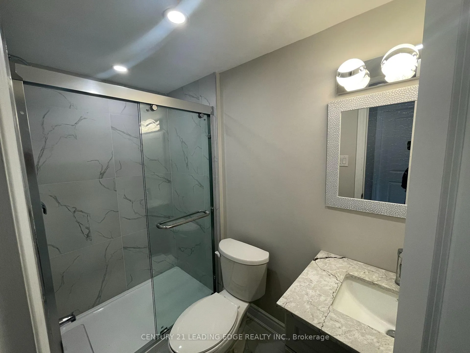 Photo 6 of Unit Side, 314 Grove Street, Barrie, Grove East — HOMEH
