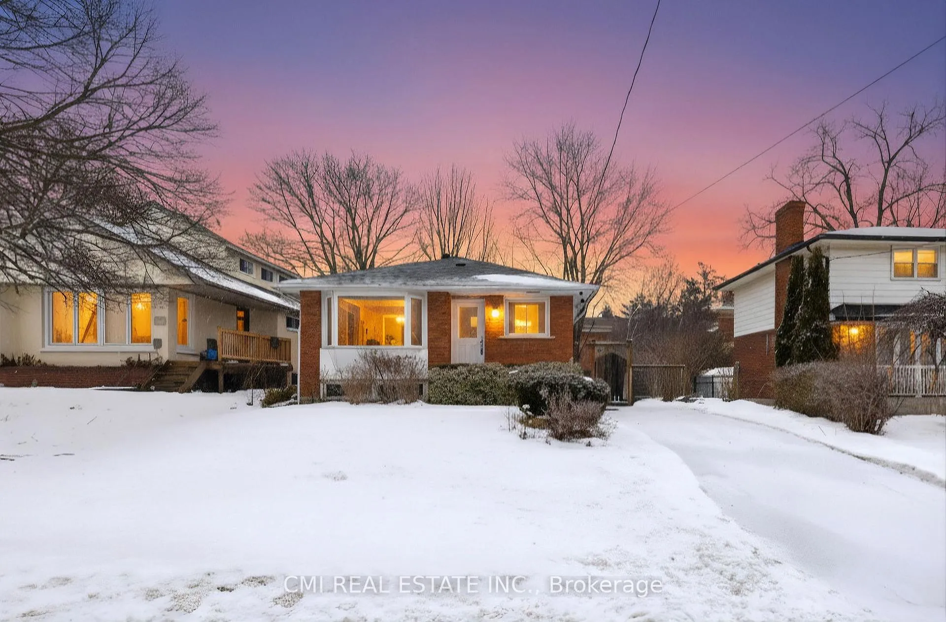 Photo 1 of 913 King Street, Whitby, Downtown Whitby — HOMEH