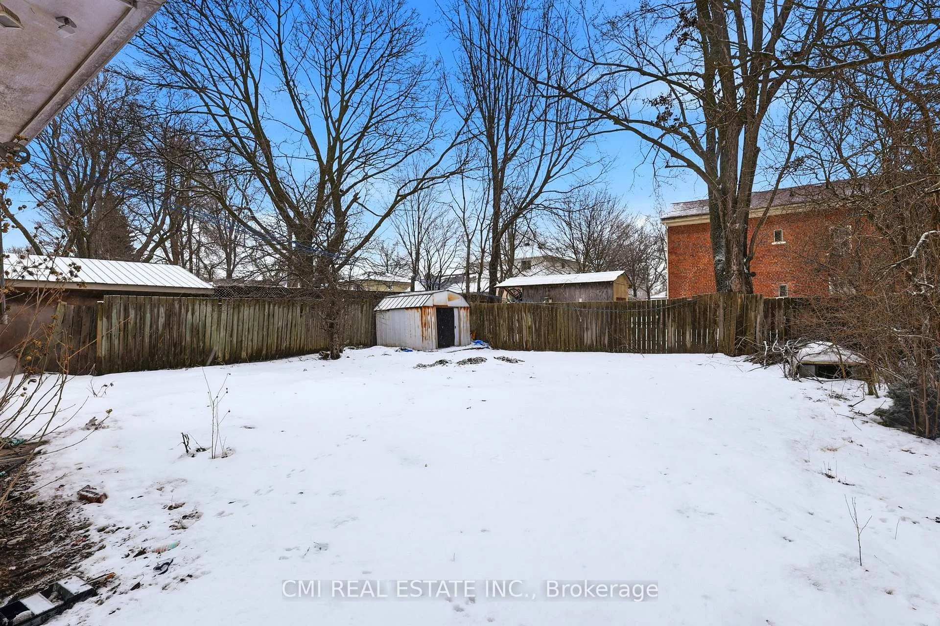 Photo 3 of 913 King Street, Whitby, Downtown Whitby — HOMEH