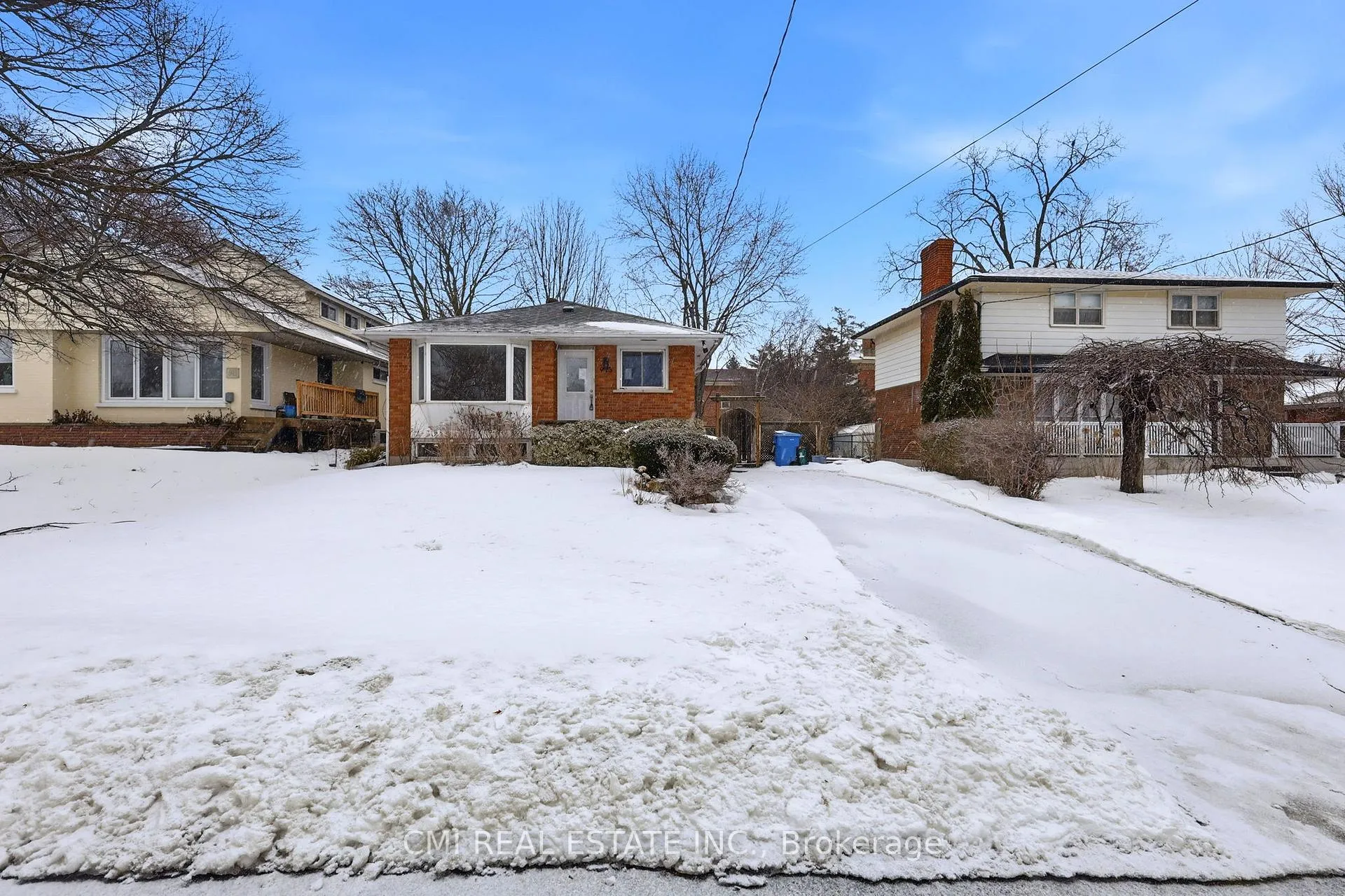 Photo 4 of 913 King Street, Whitby, Downtown Whitby — HOMEH
