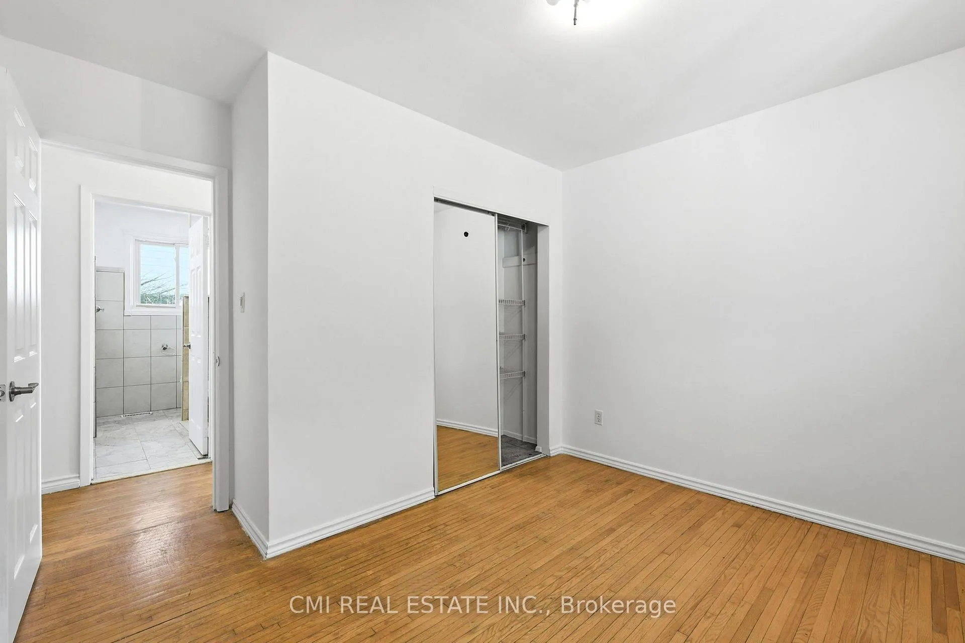 Photo 16 of 913 King Street, Whitby, Downtown Whitby — HOMEH