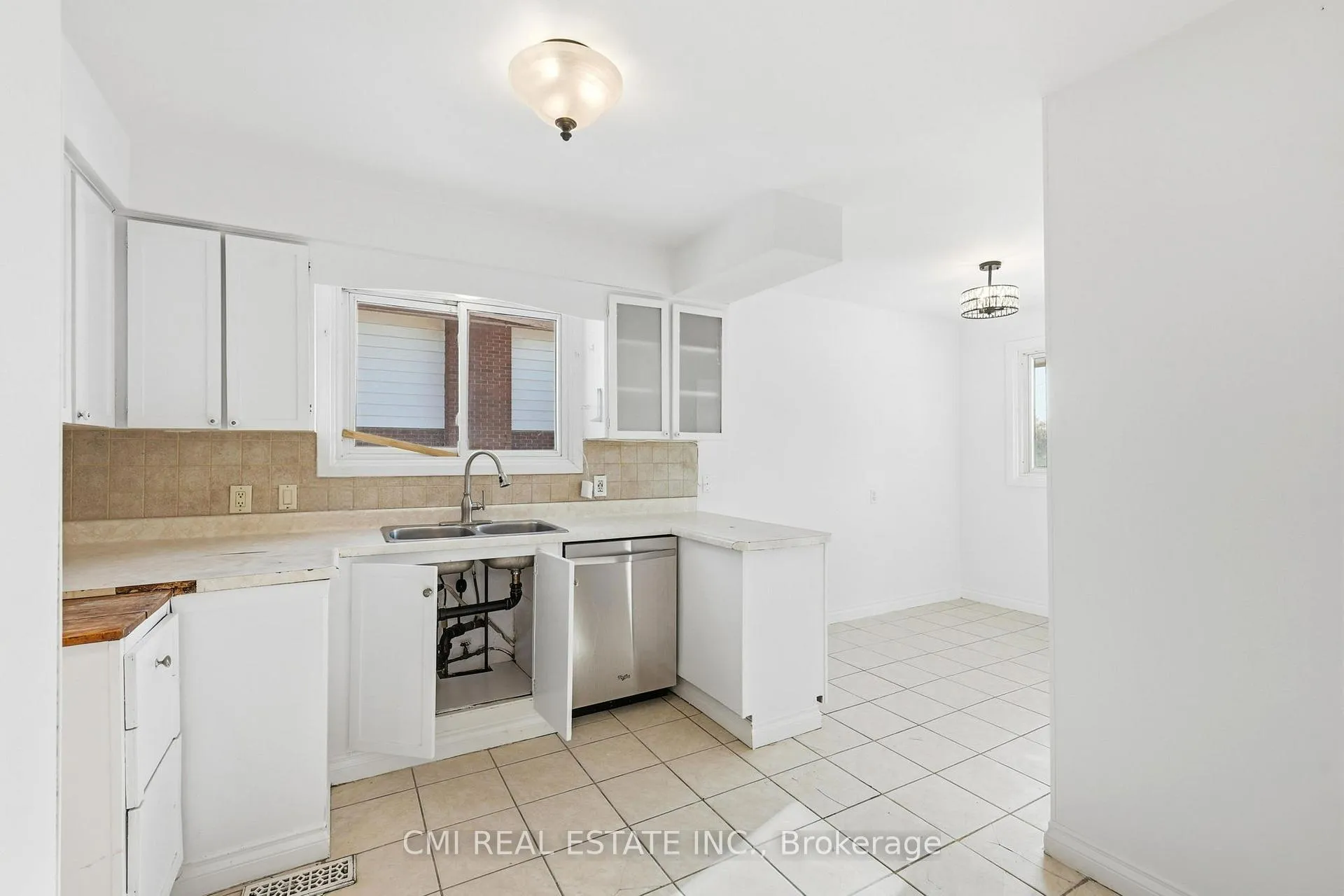 Photo 32 of 913 King Street, Whitby, Downtown Whitby — HOMEH