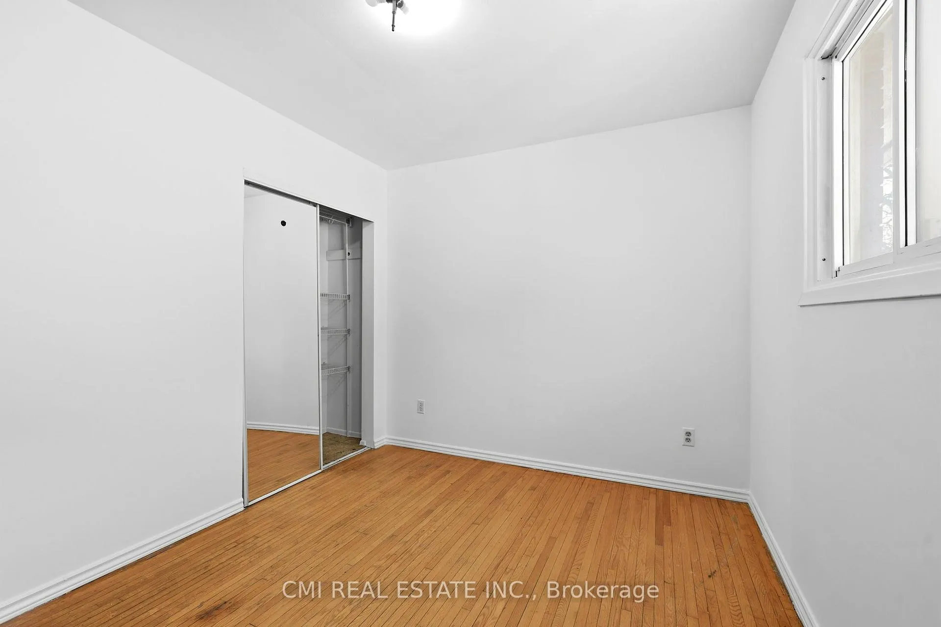 Photo 36 of 913 King Street, Whitby, Downtown Whitby — HOMEH