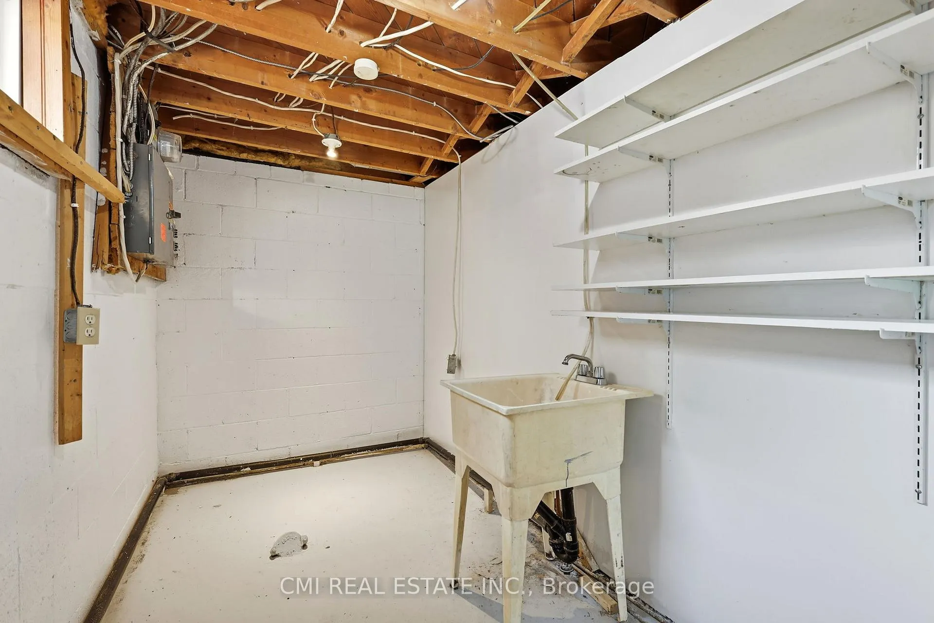 Photo 41 of 913 King Street, Whitby, Downtown Whitby — HOMEH
