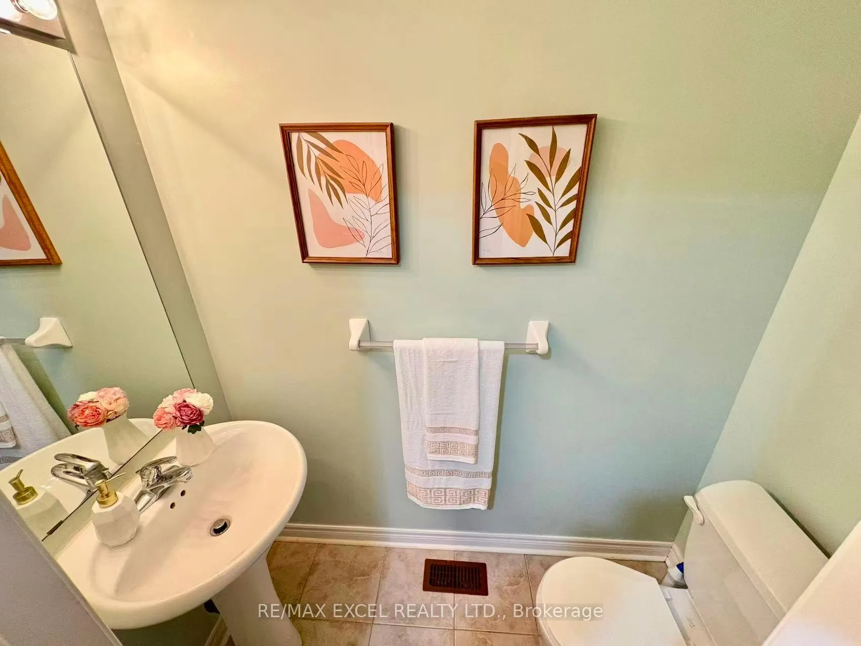 Photo 6 of 9 Outerbrook Road, Markham, Greensborough — HOMEH