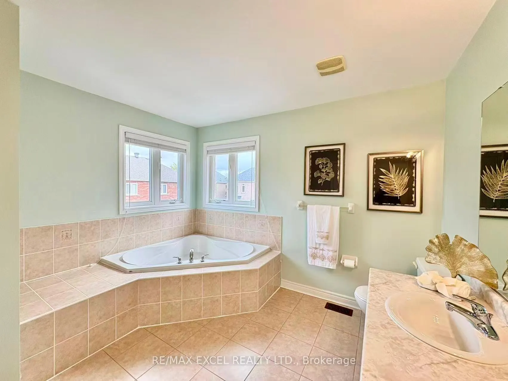 Photo 31 of 9 Outerbrook Road, Markham, Greensborough — HOMEH