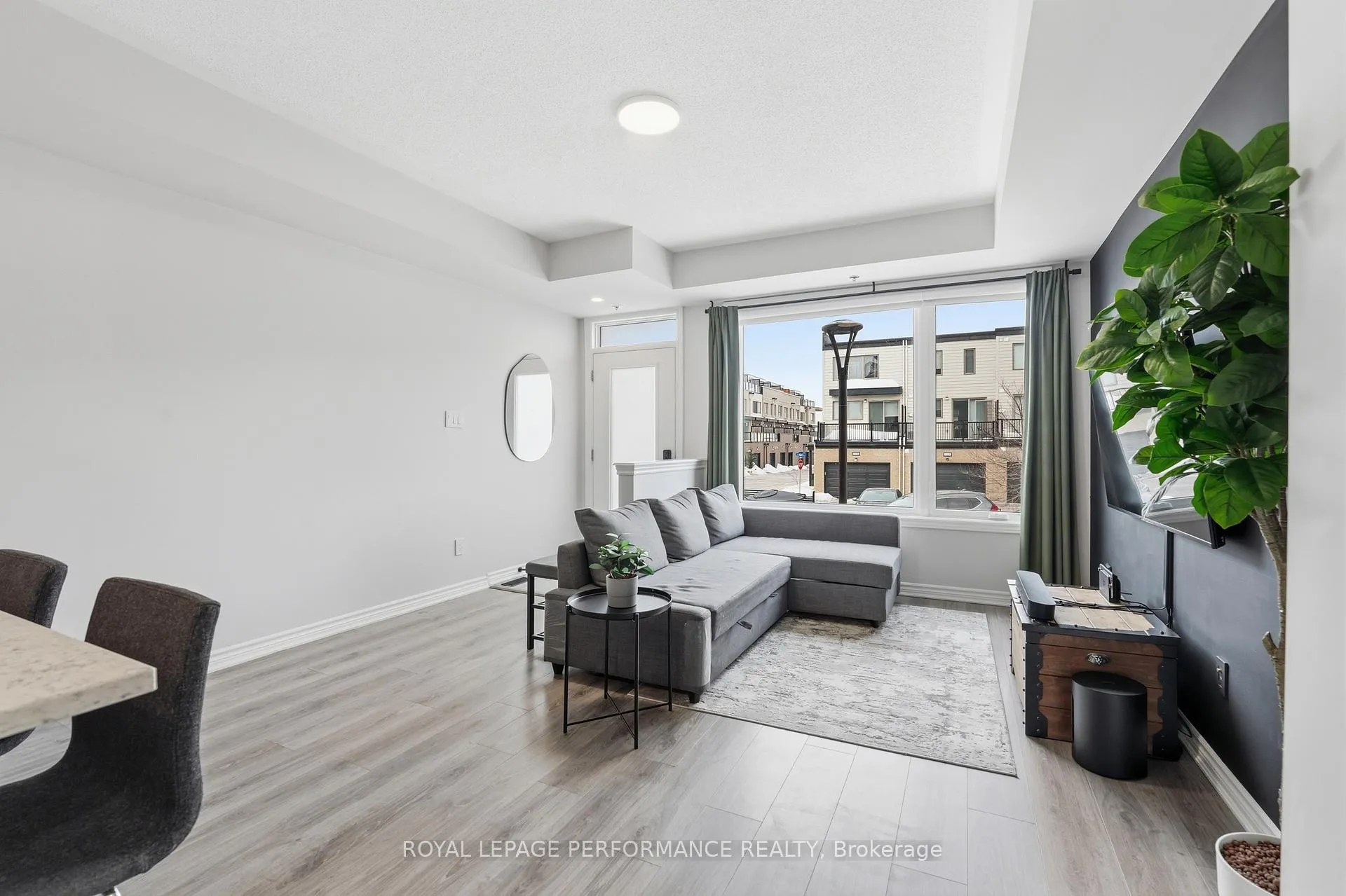 Photo 5 of 583 Ozawa Private, Ottawa, CFB Rockcliffe and Area — HOMEH