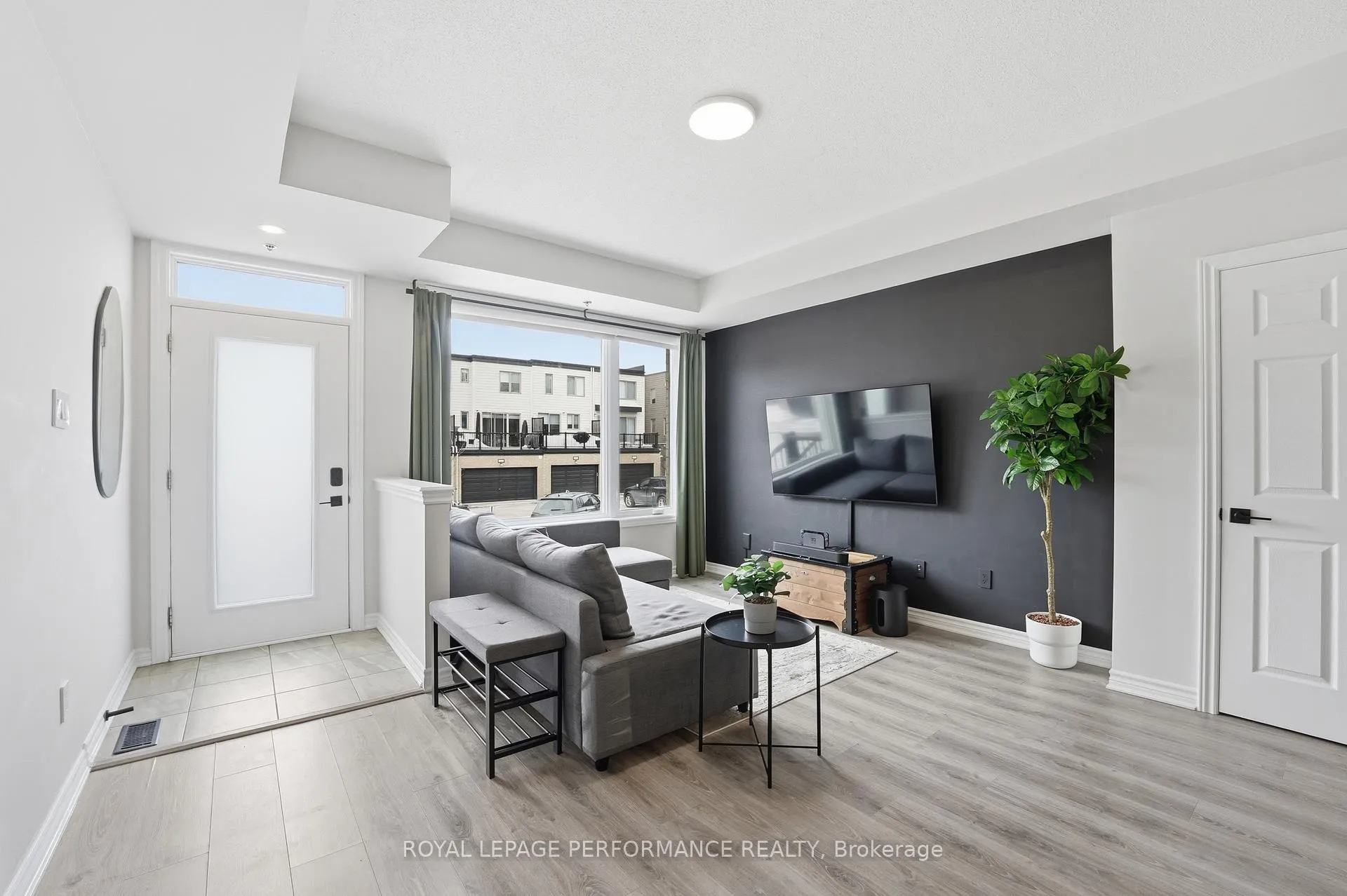 Photo 7 of 583 Ozawa Private, Ottawa, CFB Rockcliffe and Area — HOMEH