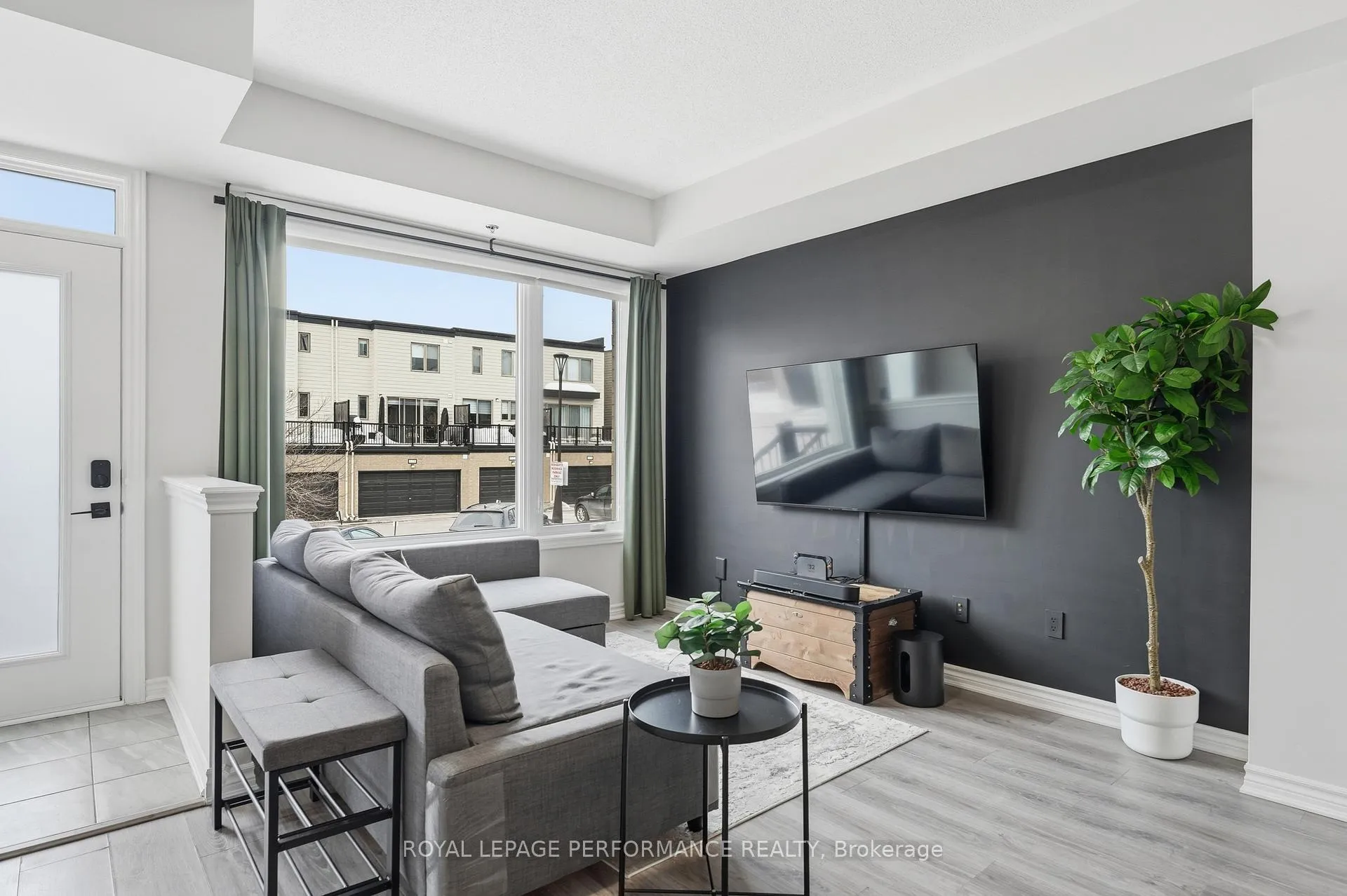 Photo 8 of 583 Ozawa Private, Ottawa, CFB Rockcliffe and Area — HOMEH