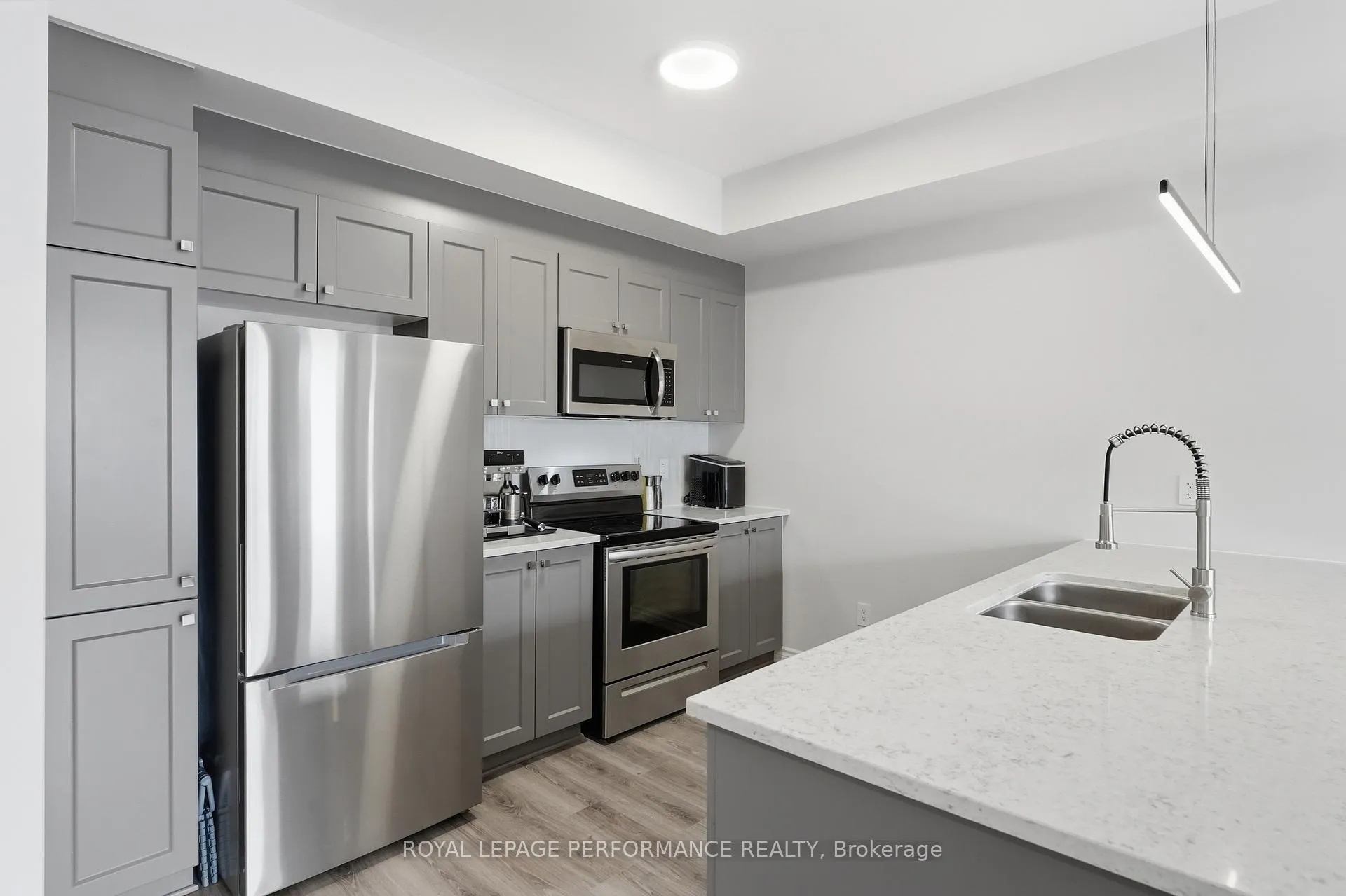 Photo 13 of 583 Ozawa Private, Ottawa, CFB Rockcliffe and Area — HOMEH