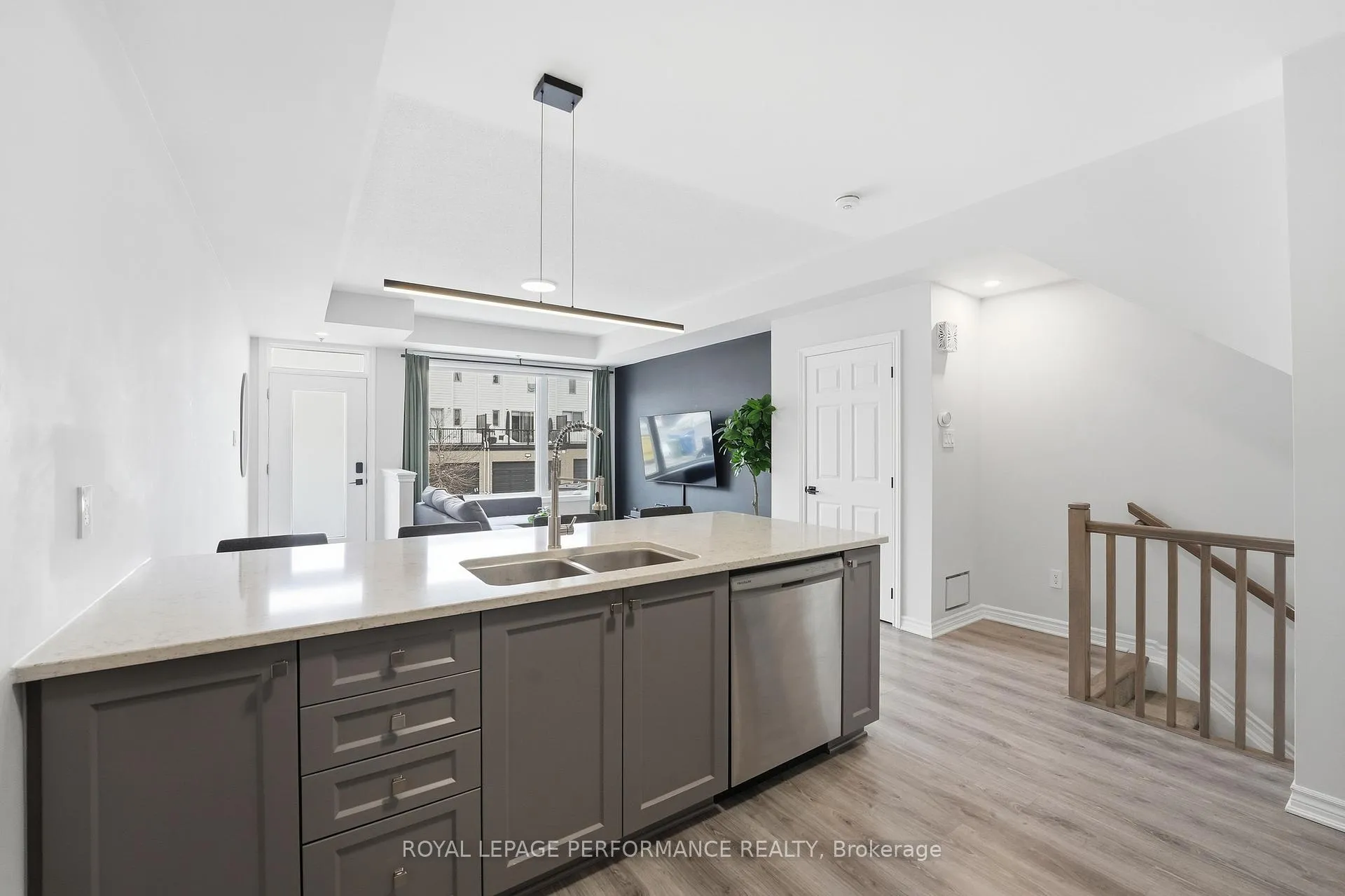 Photo 14 of 583 Ozawa Private, Ottawa, CFB Rockcliffe and Area — HOMEH