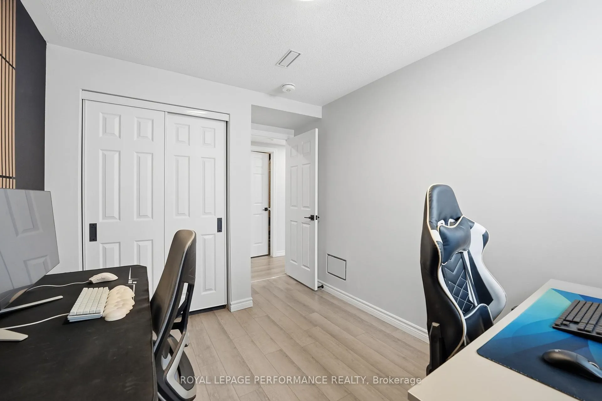 Photo 18 of 583 Ozawa Private, Ottawa, CFB Rockcliffe and Area — HOMEH