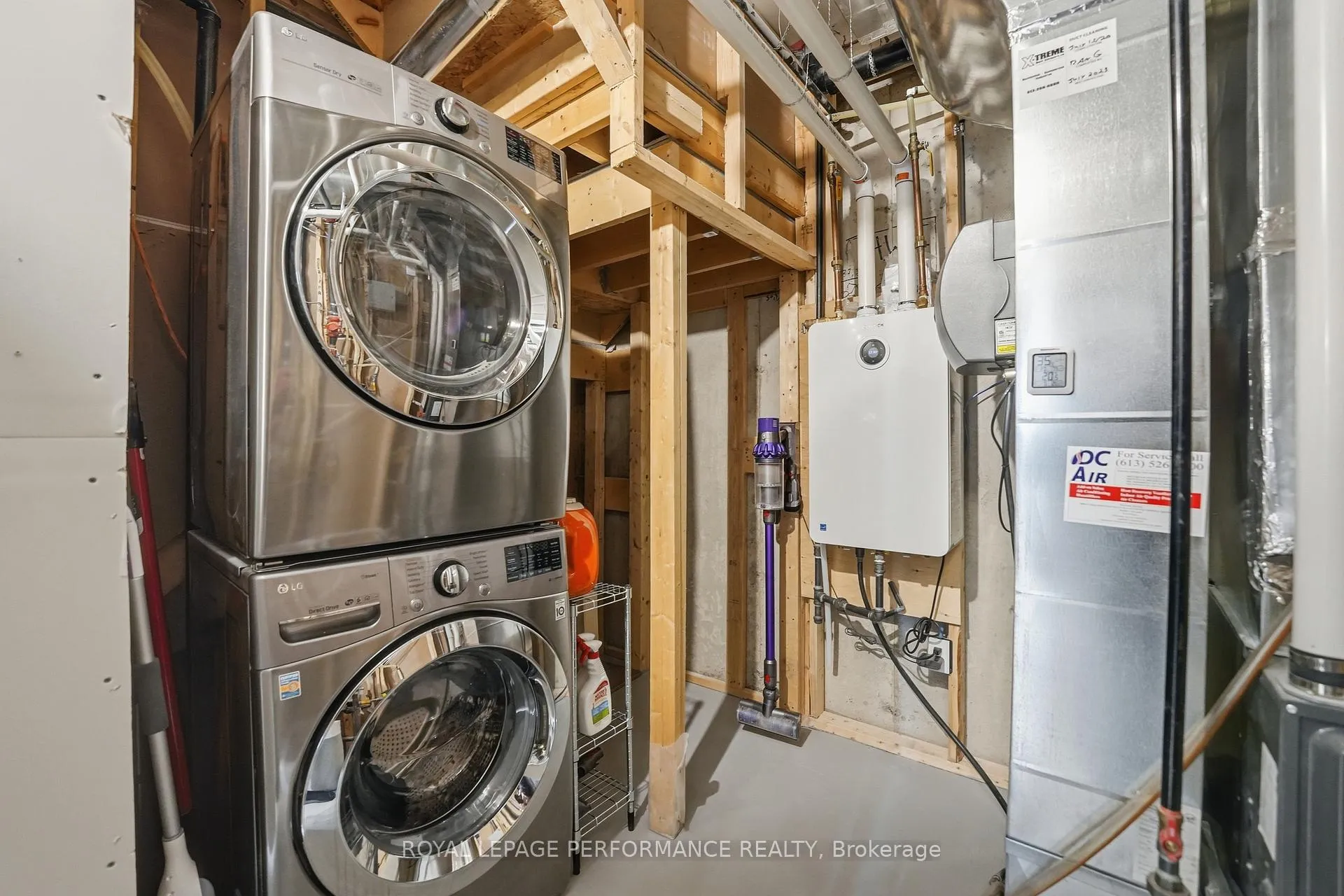 Photo 21 of 583 Ozawa Private, Ottawa, CFB Rockcliffe and Area — HOMEH