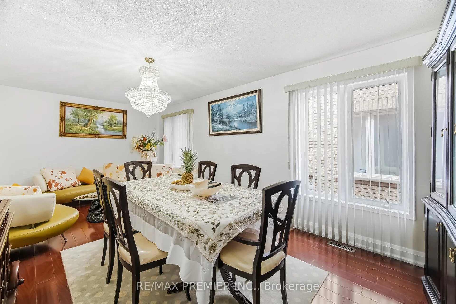 Photo 8 of 94 Apollo Road, Markham, Middlefield — HOMEH