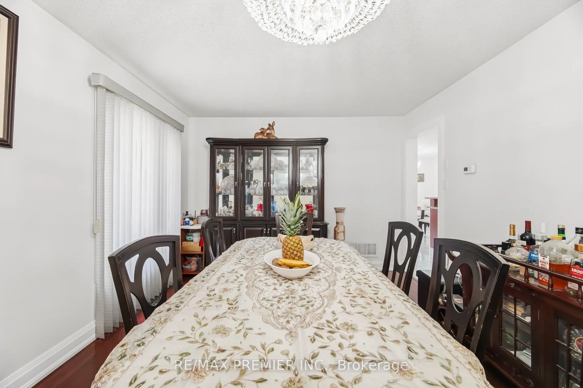 Photo 9 of 94 Apollo Road, Markham, Middlefield — HOMEH