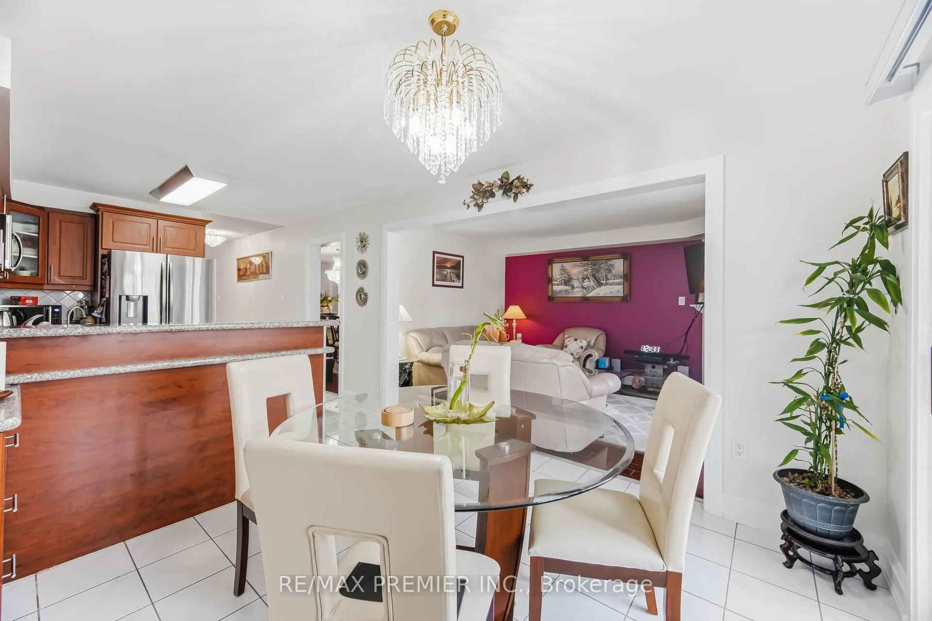 Photo 14 of 94 Apollo Road, Markham, Middlefield — HOMEH