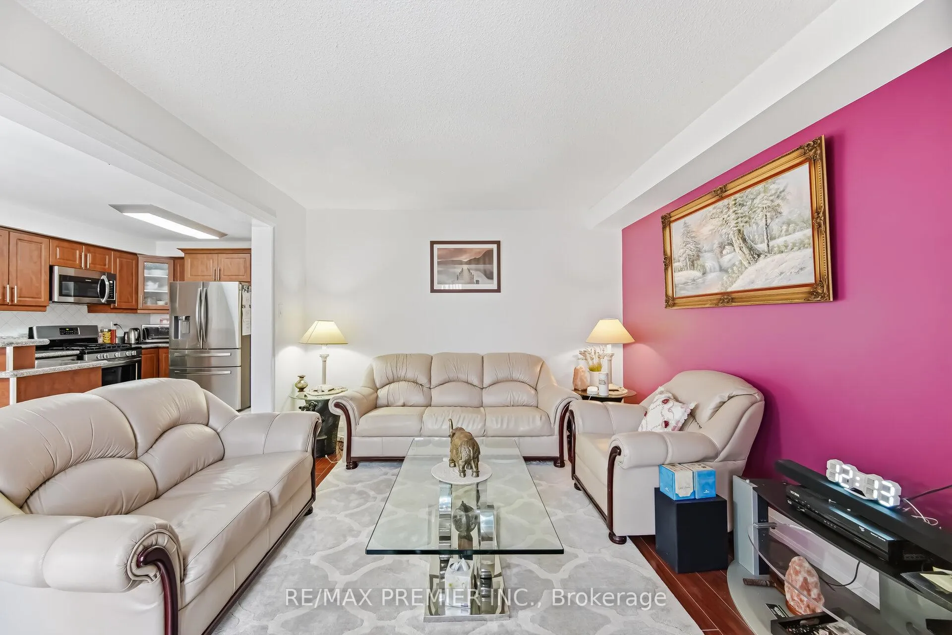 Photo 16 of 94 Apollo Road, Markham, Middlefield — HOMEH