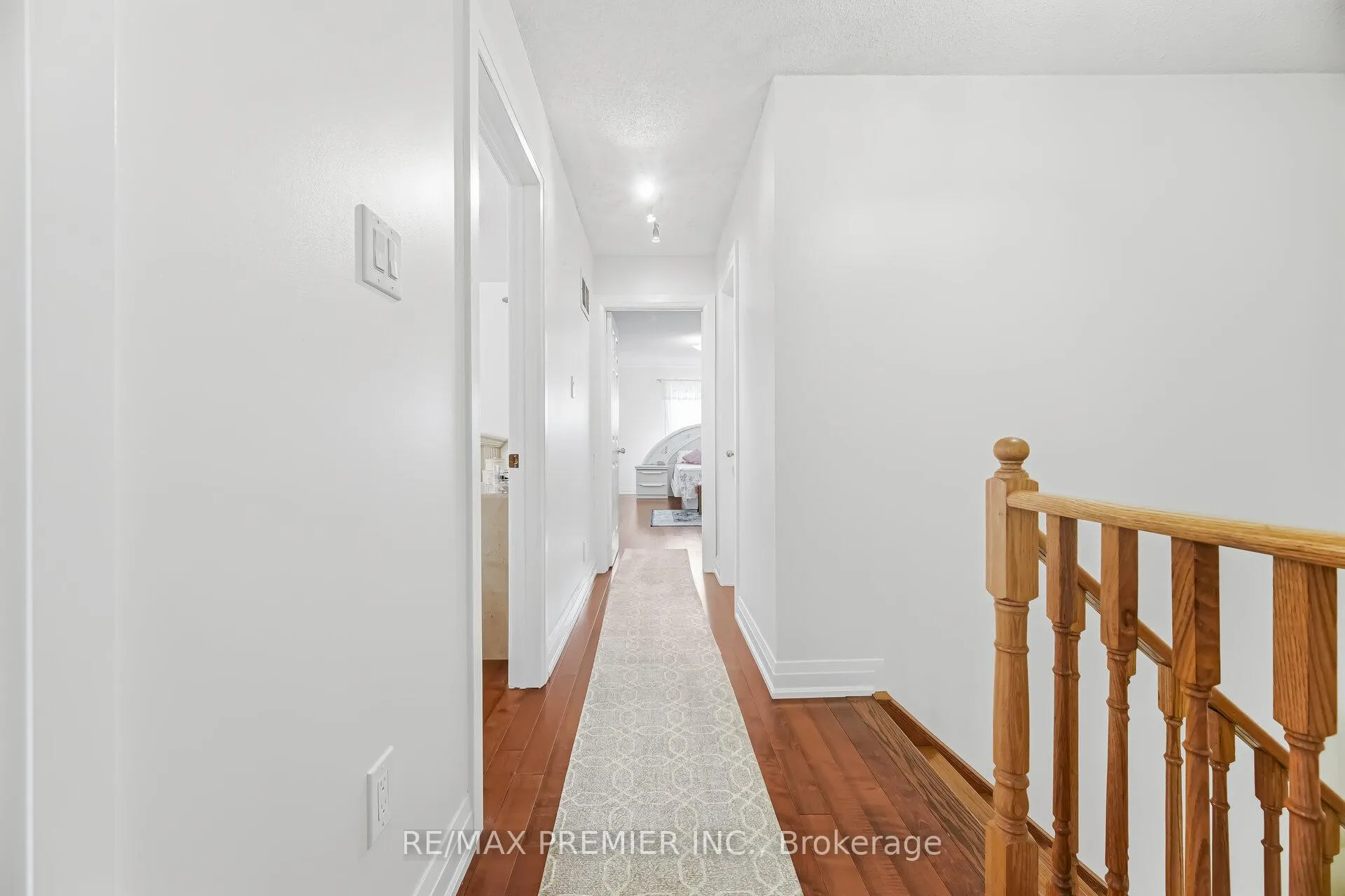 Photo 19 of 94 Apollo Road, Markham, Middlefield — HOMEH