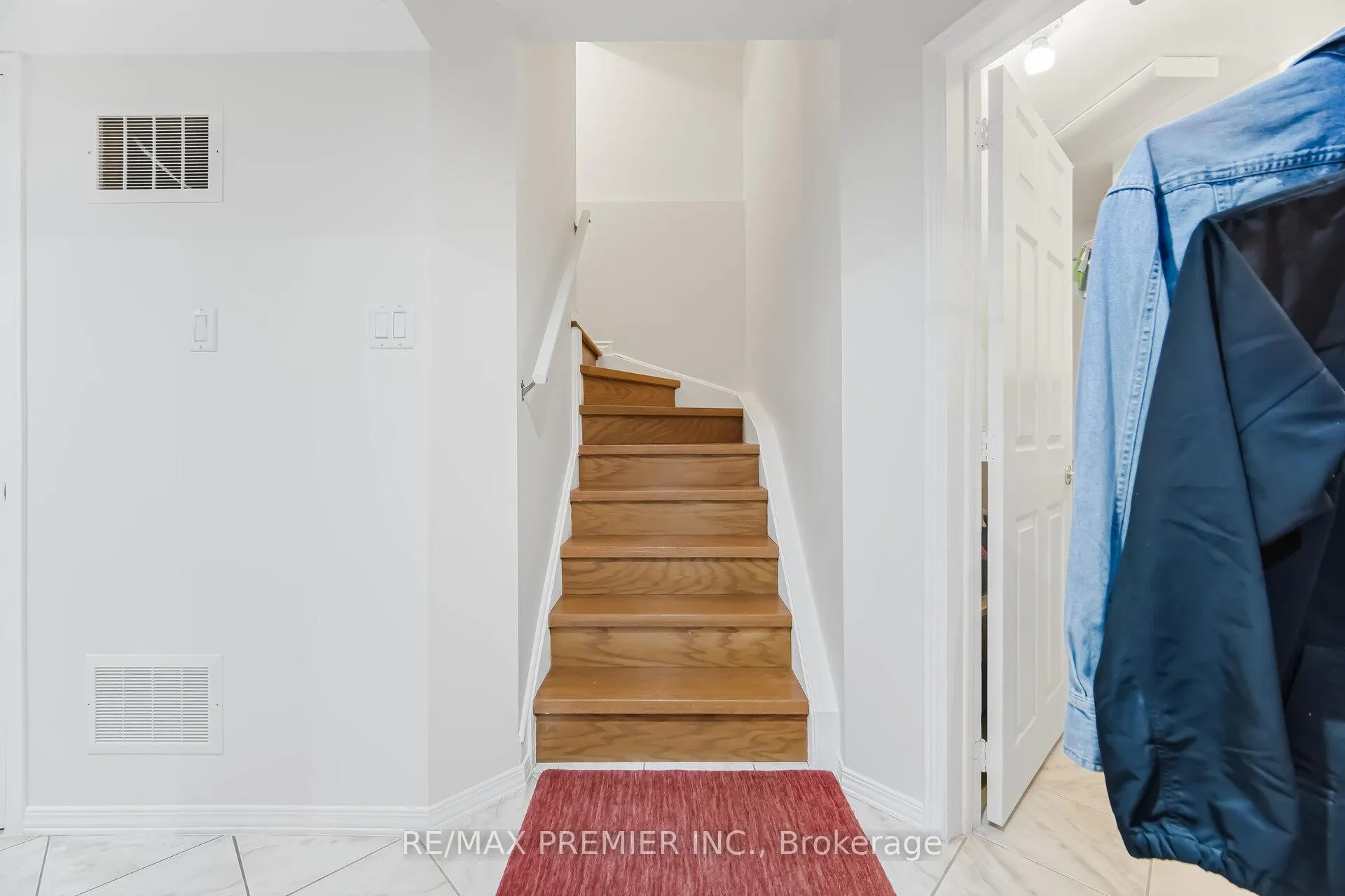 Photo 30 of 94 Apollo Road, Markham, Middlefield — HOMEH