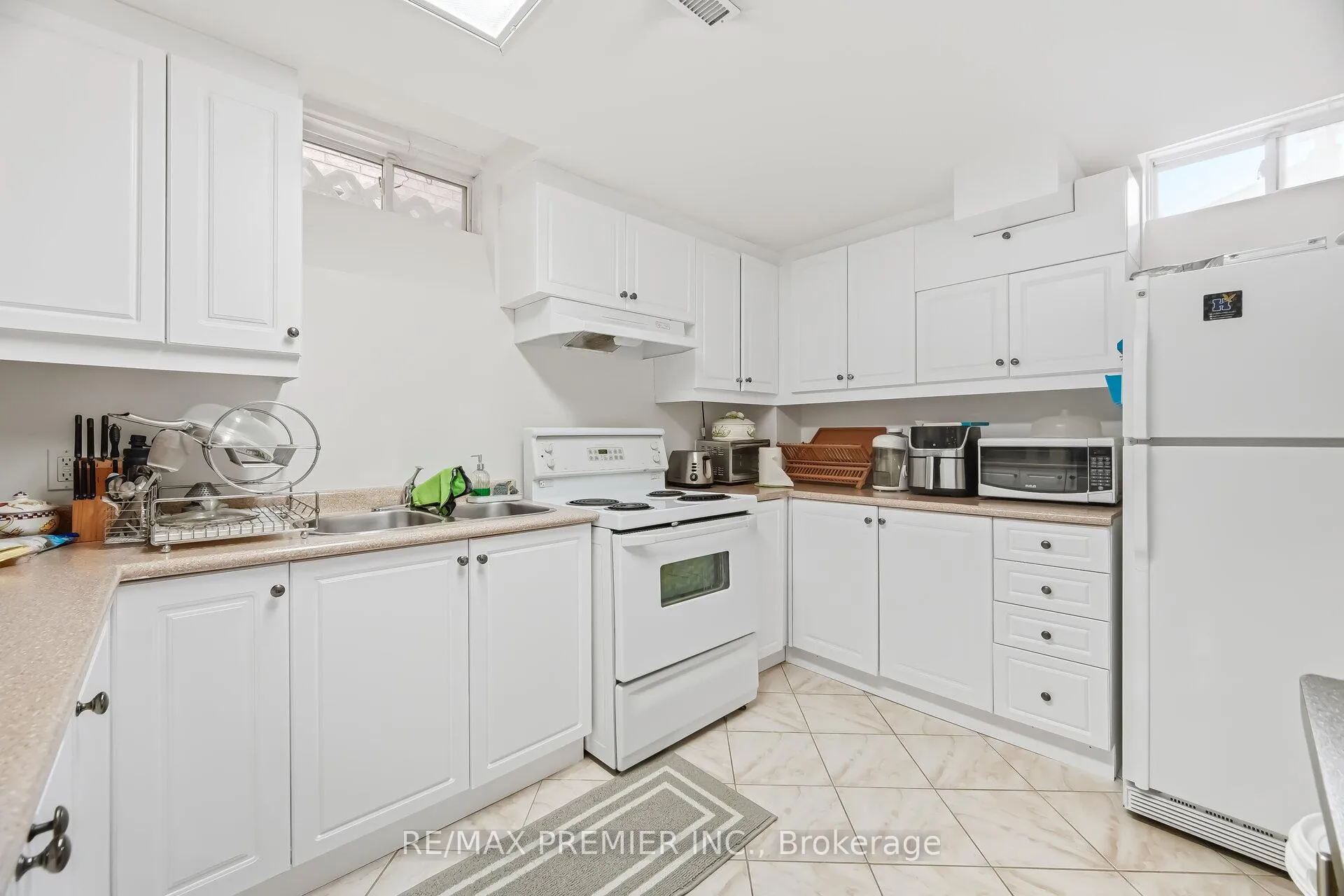 Photo 35 of 94 Apollo Road, Markham, Middlefield — HOMEH