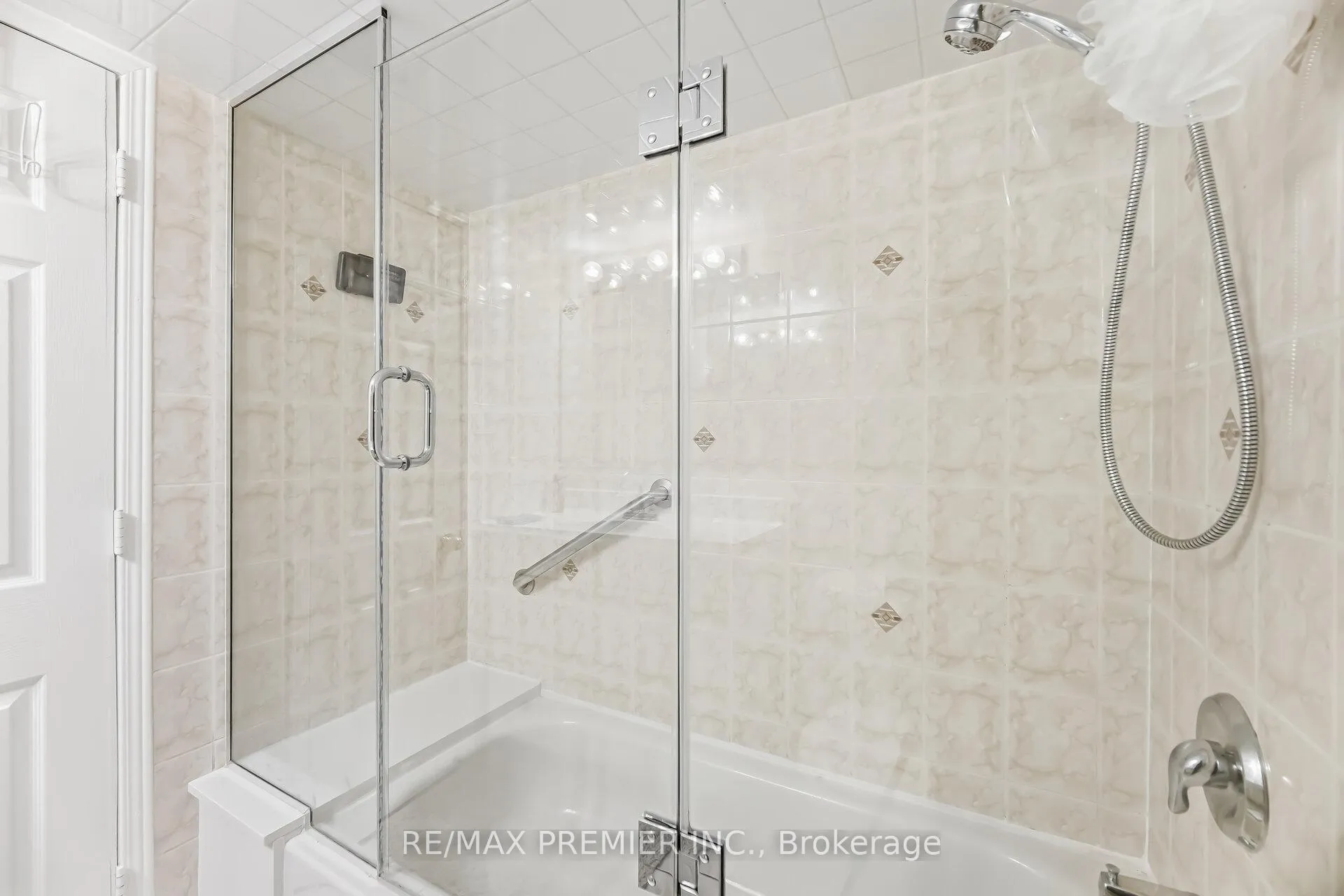 Photo 40 of 94 Apollo Road, Markham, Middlefield — HOMEH