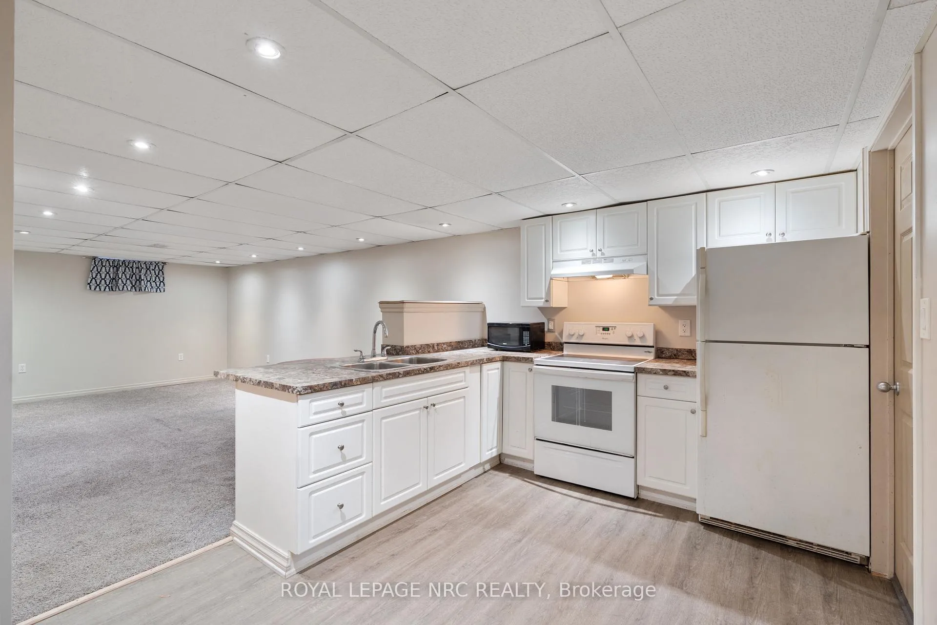 Photo 6 of Unit LOWER, 11 Broadmore Avenue, St. Catharines, Carlton/Bunting — HOMEH