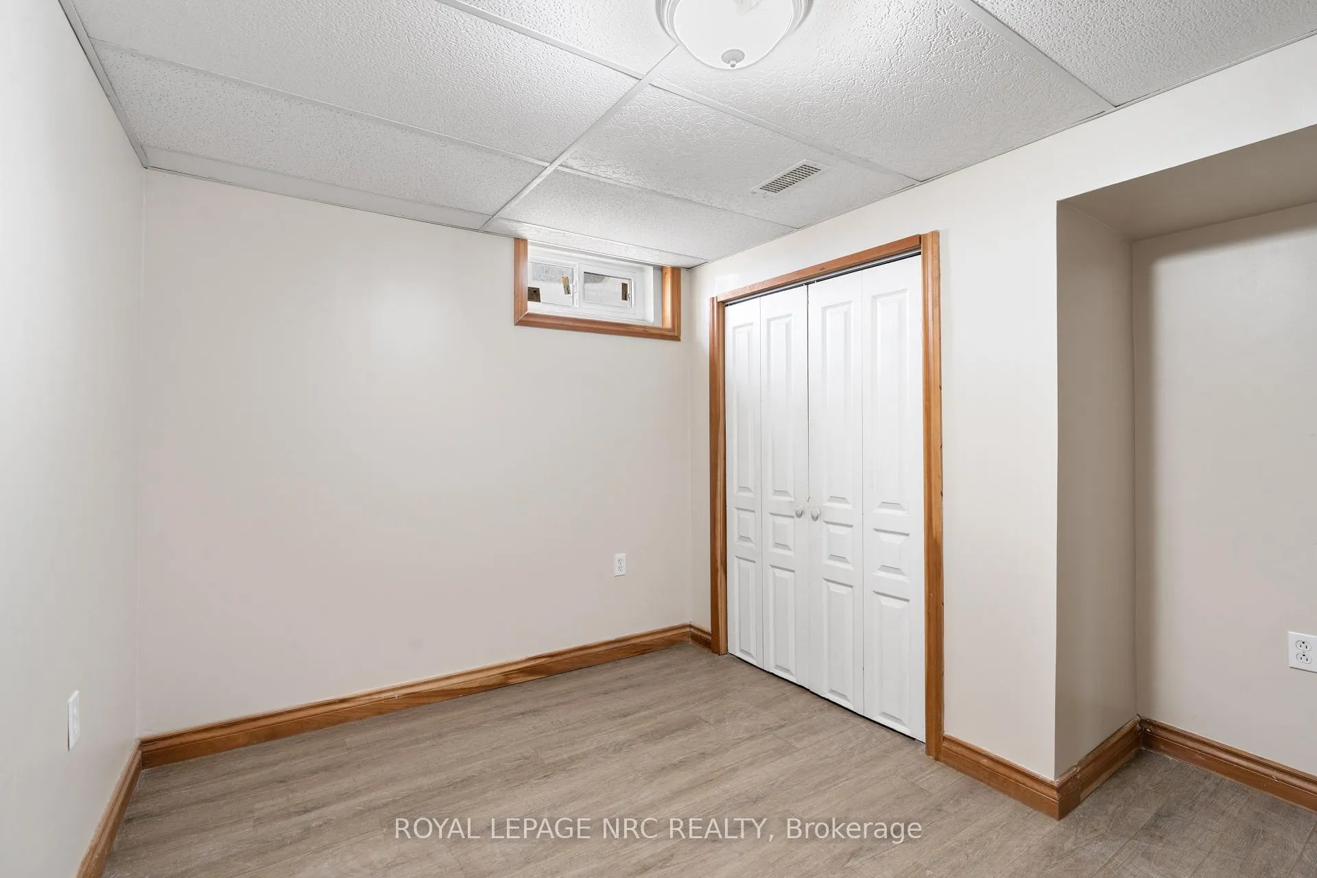 Photo 11 of Unit LOWER, 11 Broadmore Avenue, St. Catharines, Carlton/Bunting — HOMEH