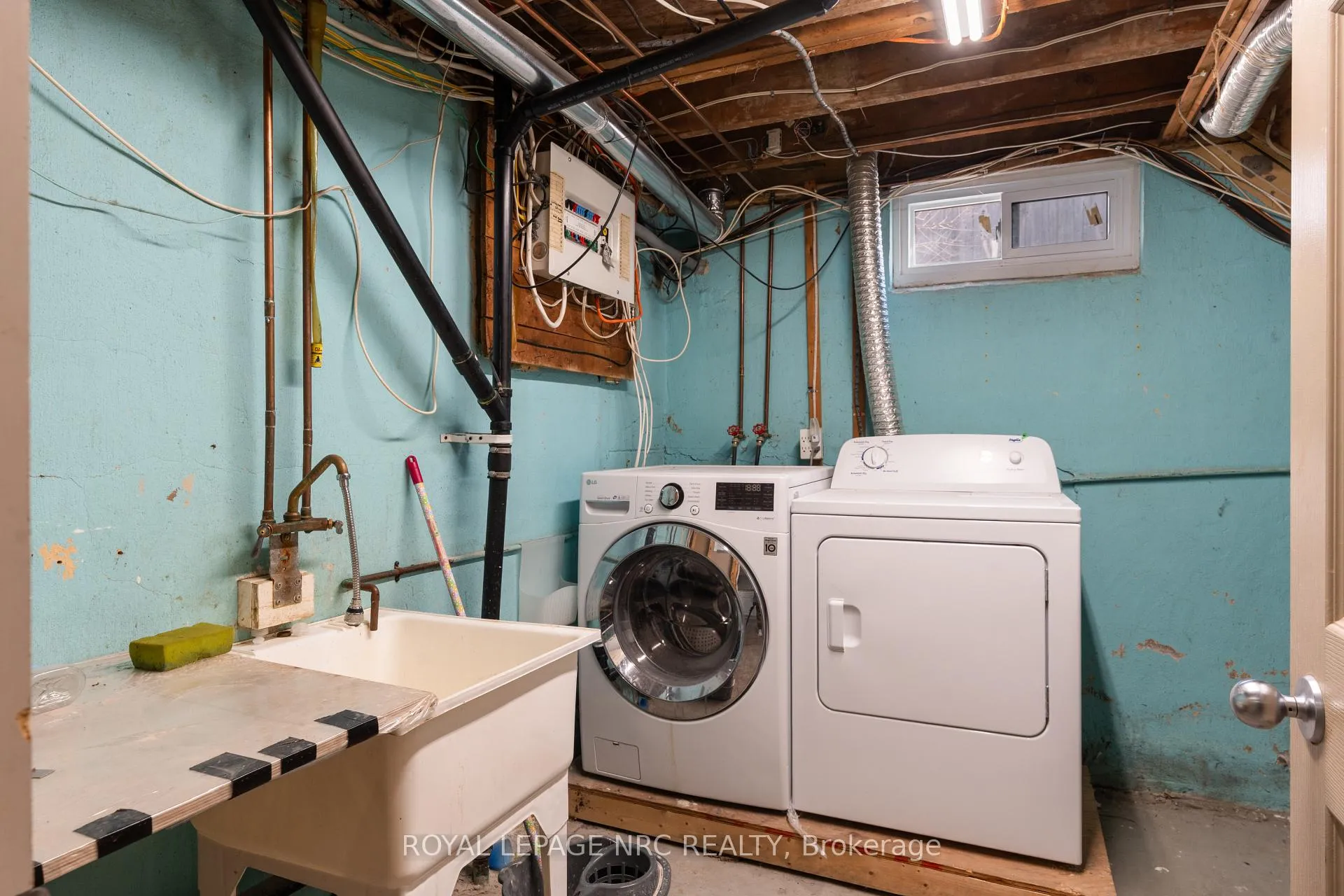 Photo 15 of Unit LOWER, 11 Broadmore Avenue, St. Catharines, Carlton/Bunting — HOMEH