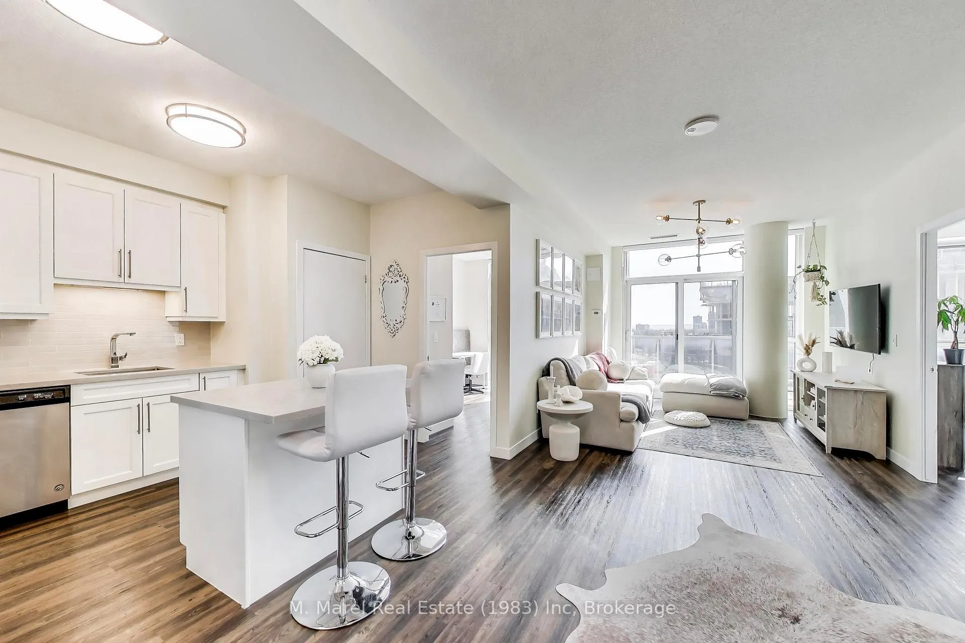 Photo 10 of Unit 905, 2081 Fairview Street, Burlington, Freeman — HOMEH
