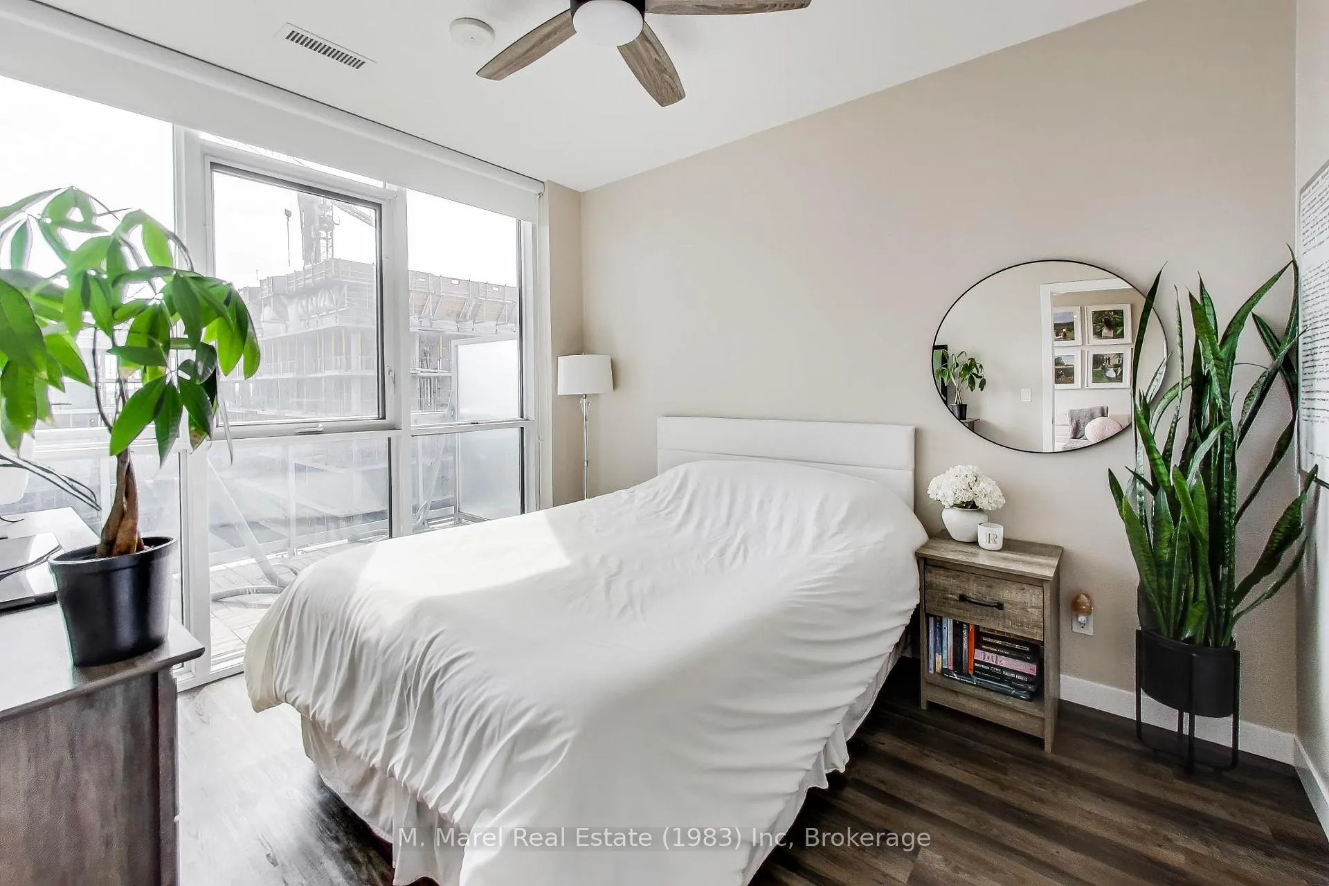 Photo 12 of Unit 905, 2081 Fairview Street, Burlington, Freeman — HOMEH