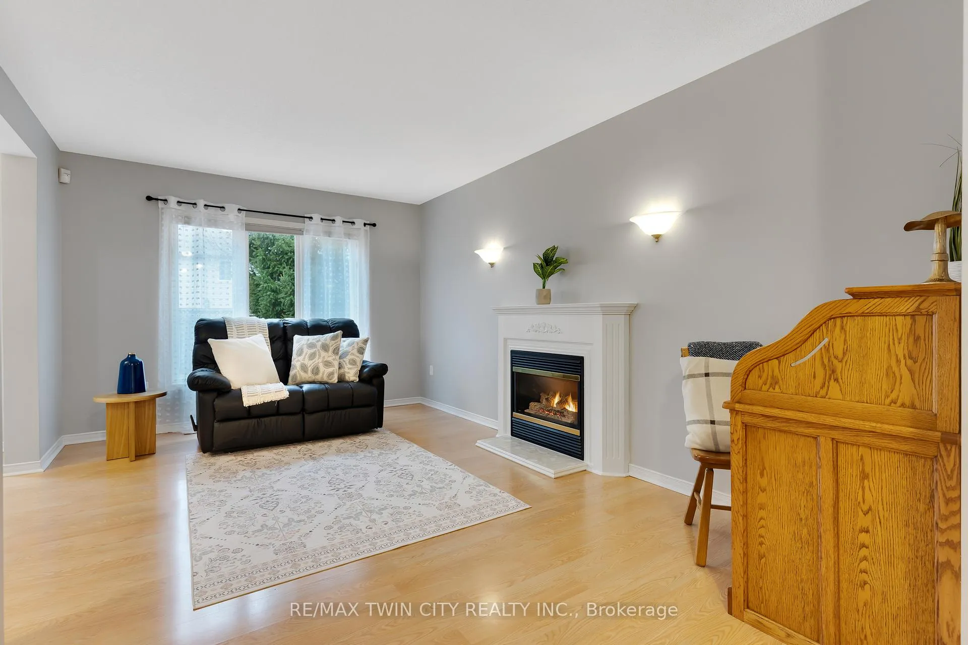 Photo 7 of 599 Canso Place, Waterloo — HOMEH