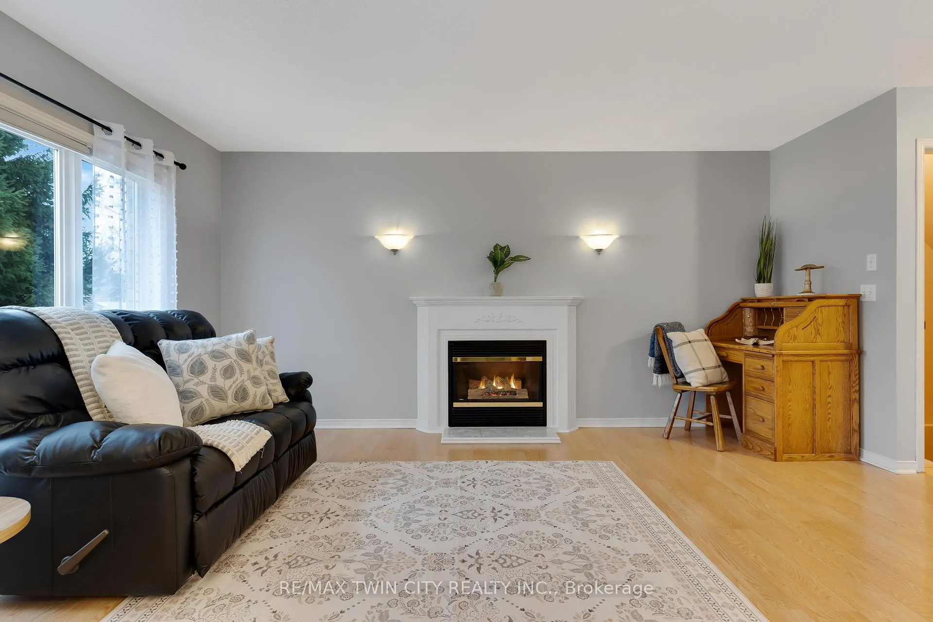 Photo 8 of 599 Canso Place, Waterloo — HOMEH