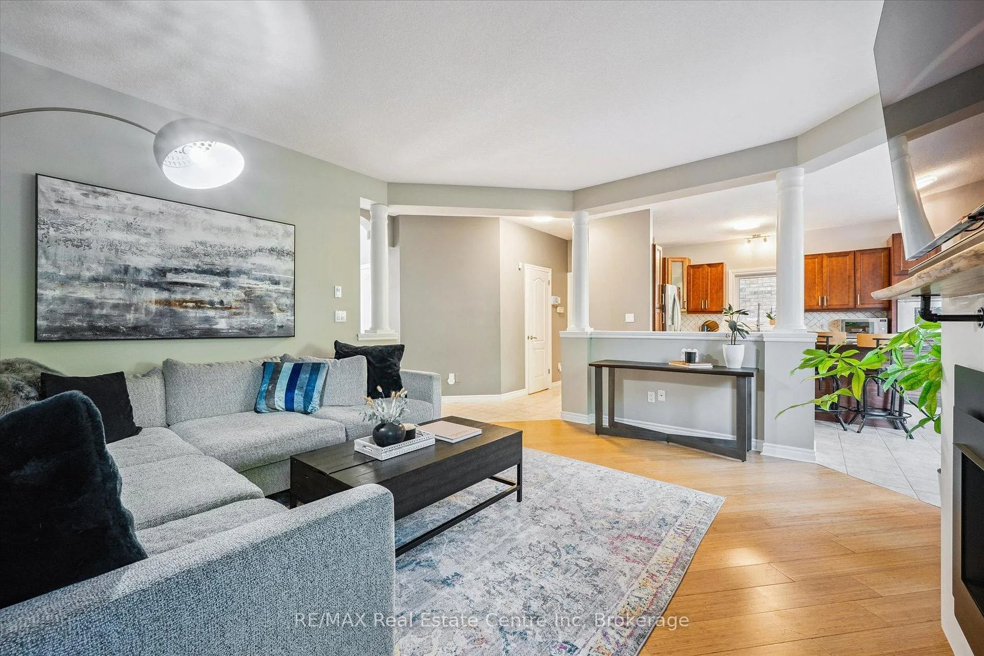 Photo 5 of 244 Carrington Drive, Guelph, Kortright West — HOMEH