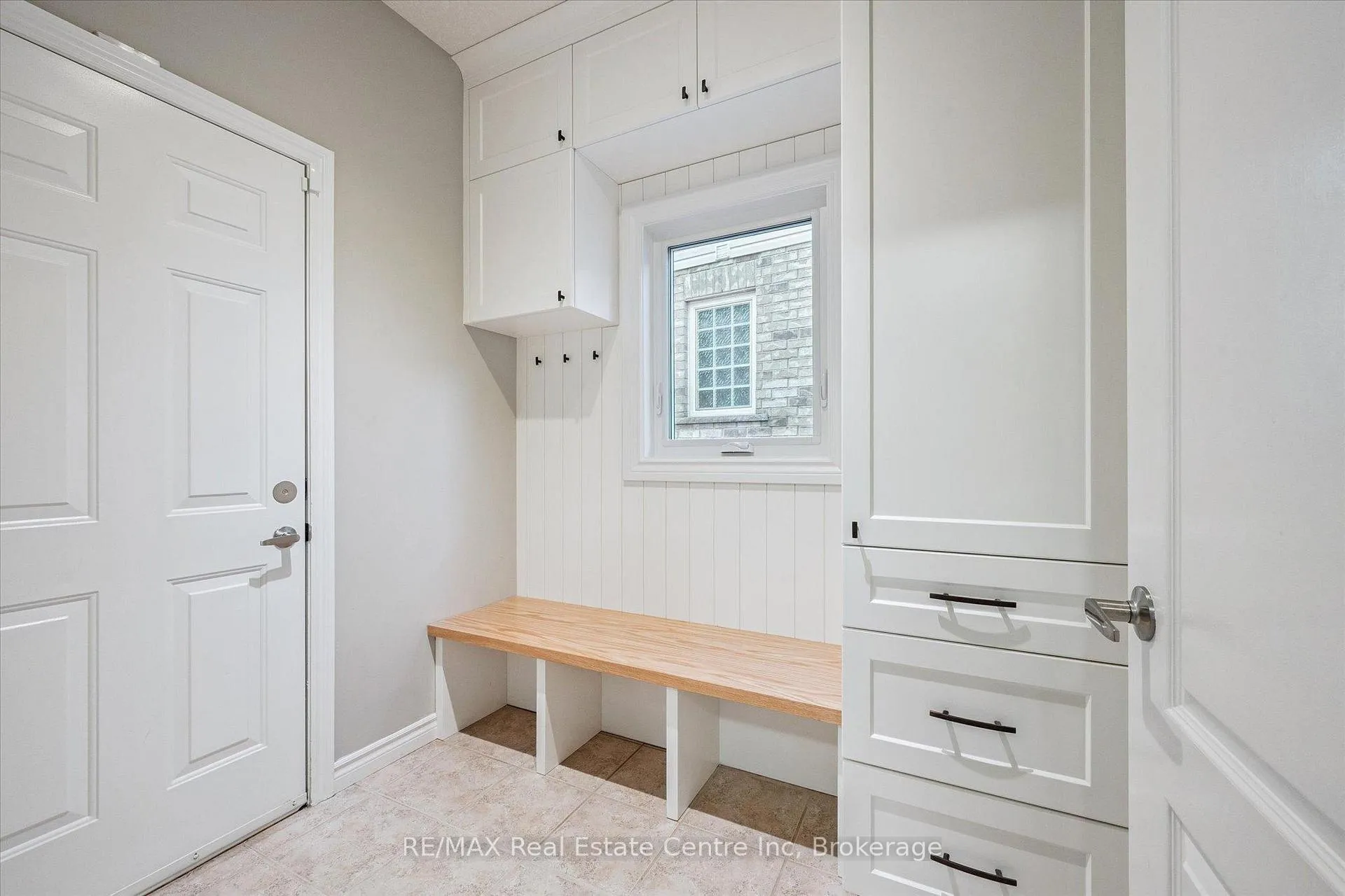 Photo 11 of 244 Carrington Drive, Guelph, Kortright West — HOMEH