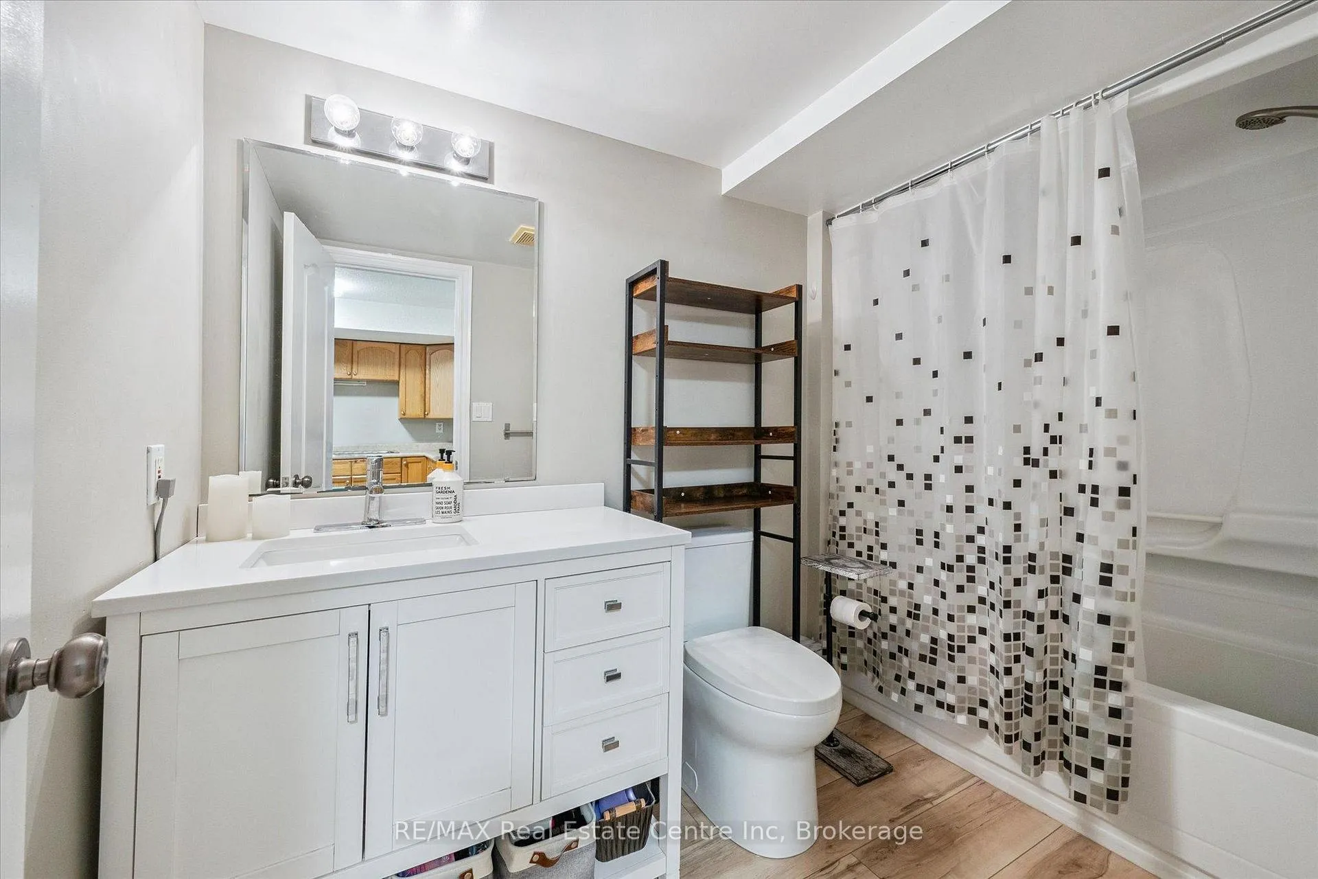 Photo 23 of 244 Carrington Drive, Guelph, Kortright West — HOMEH